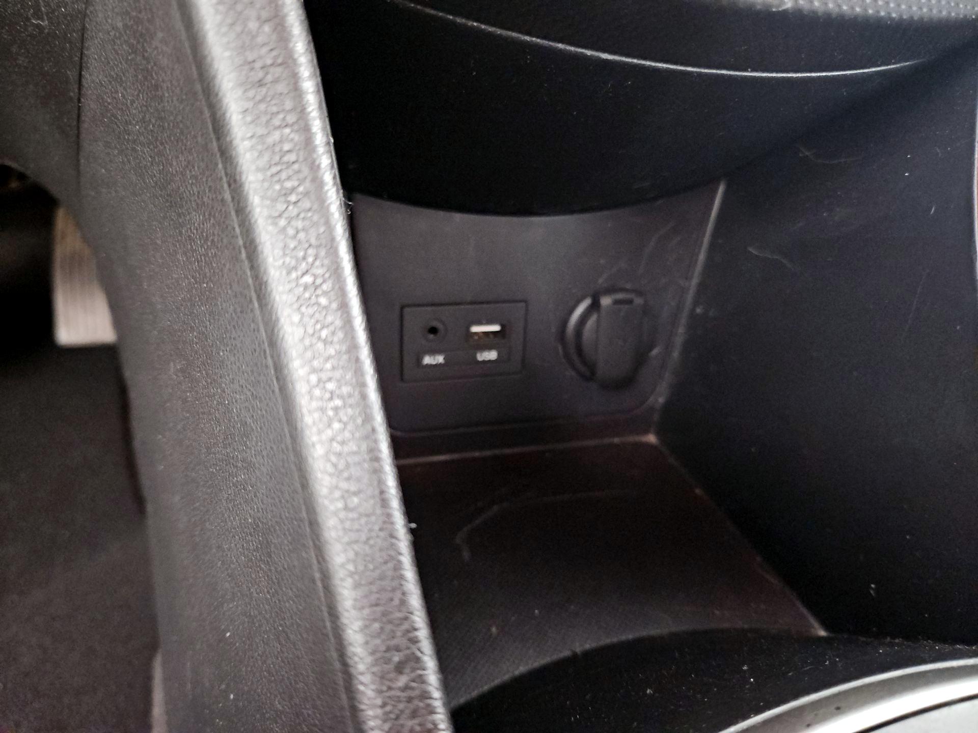Thumbnail: 2015 Hyundai Accent - 17