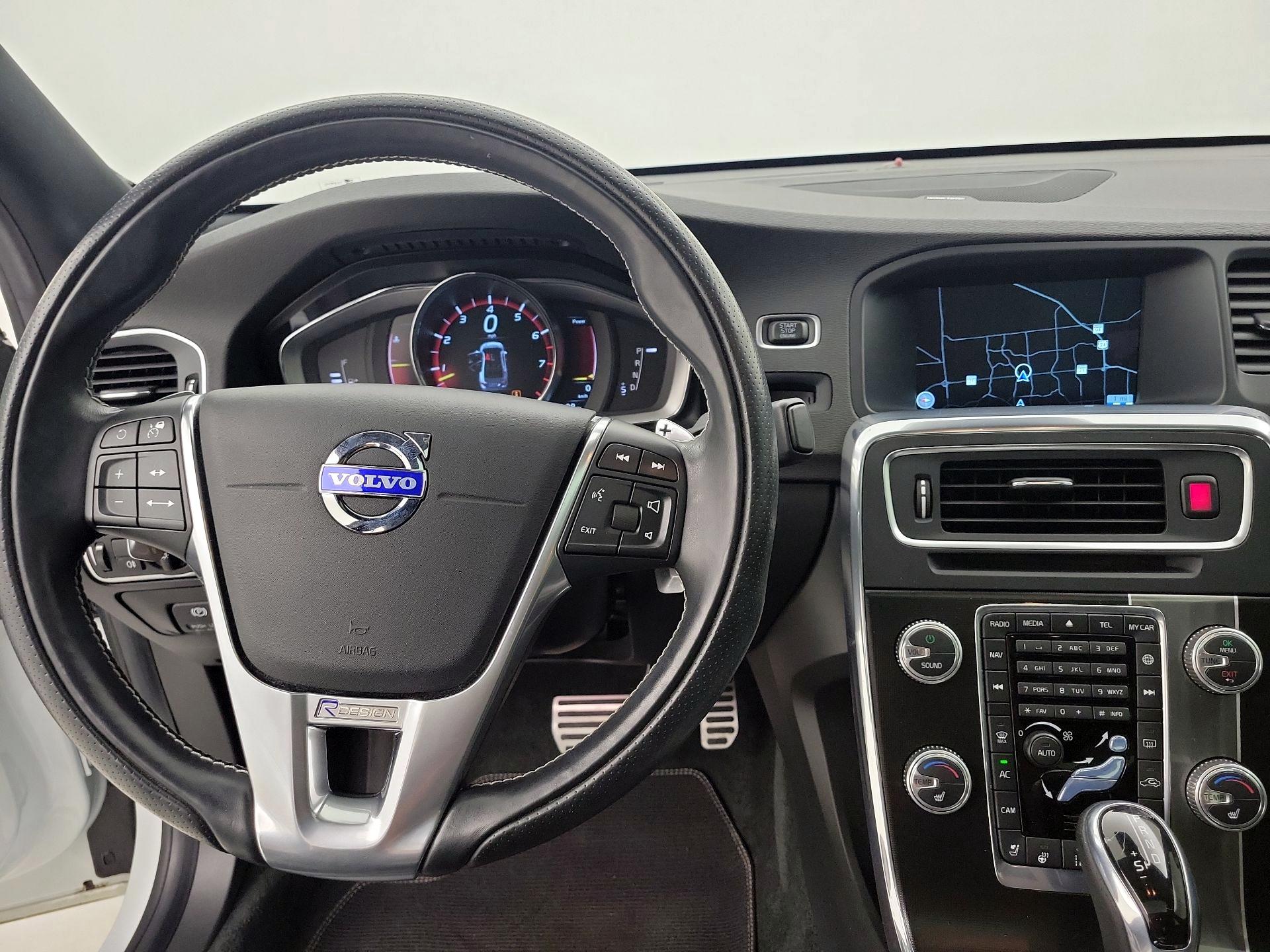 Thumbnail: 2015 Volvo S60 - 9