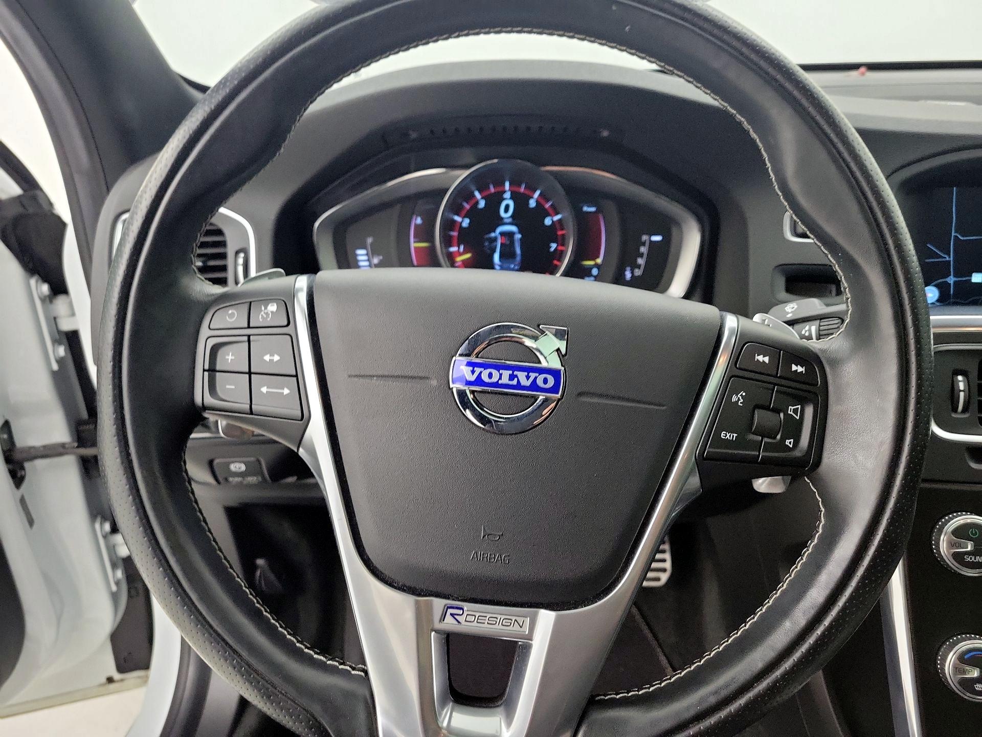 Thumbnail: 2015 Volvo S60 - 10