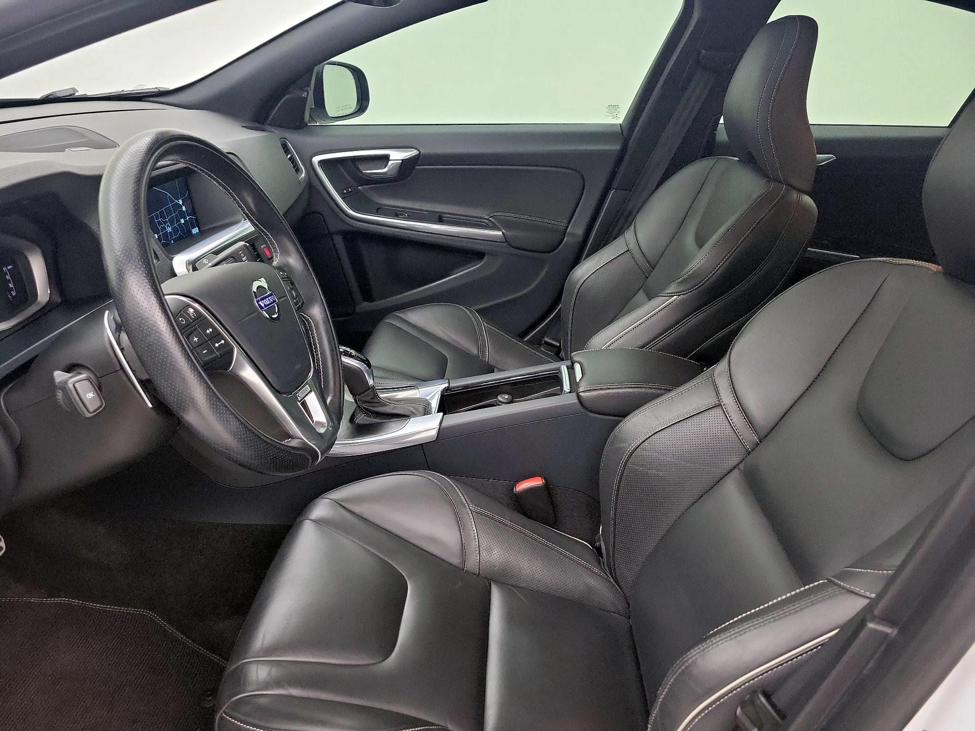 Thumbnail: 2015 Volvo S60 - 11
