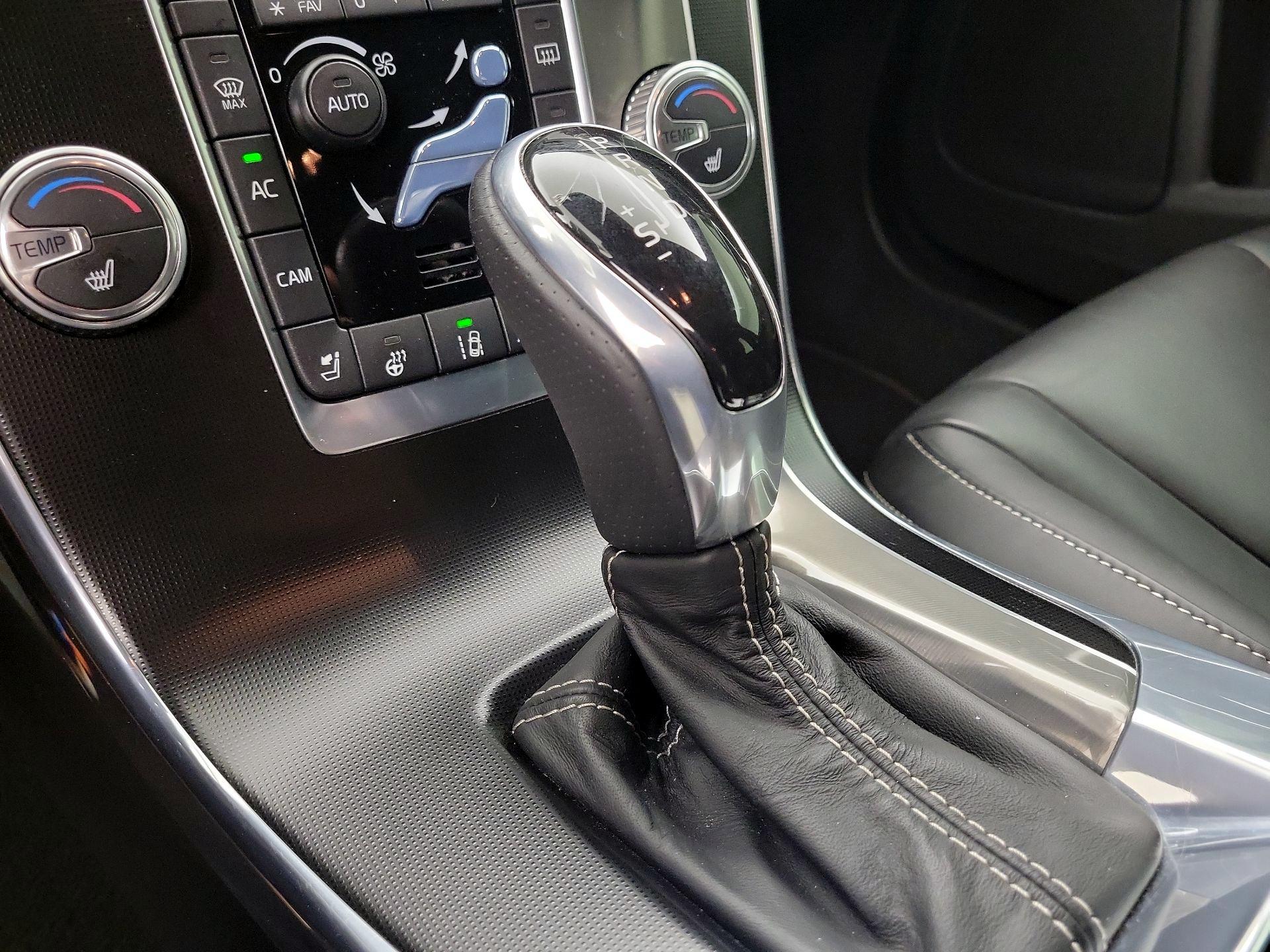 Thumbnail: 2015 Volvo S60 - 18