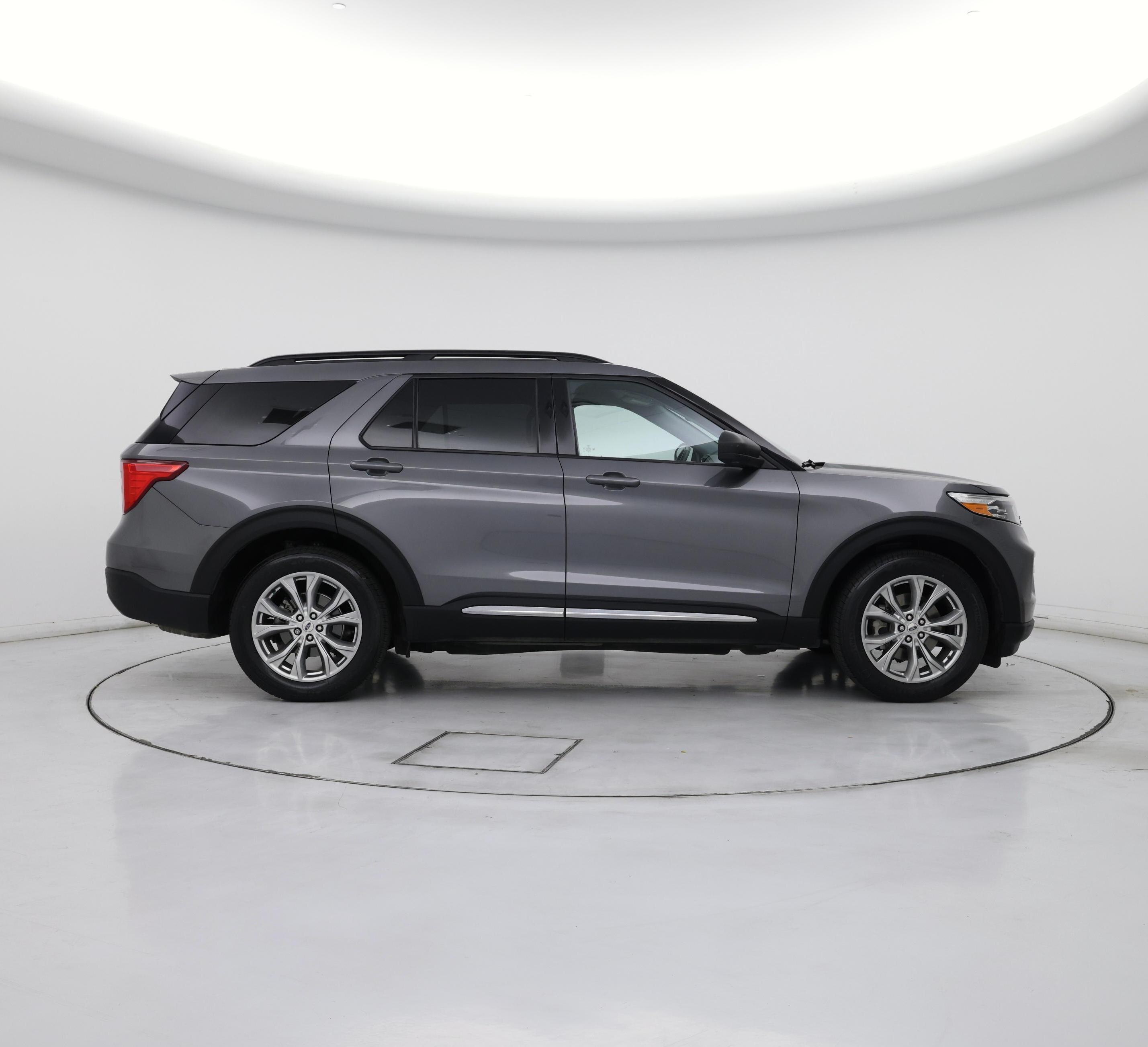 Thumbnail: 2021 Ford Explorer - 7