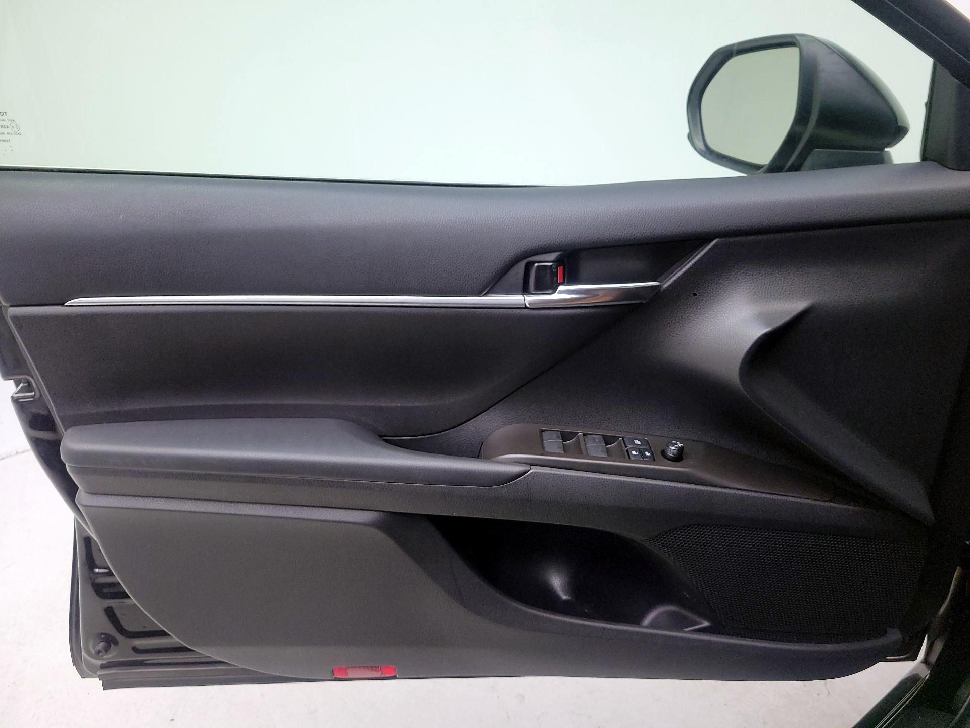 Thumbnail: 2022 Toyota Camry - 12