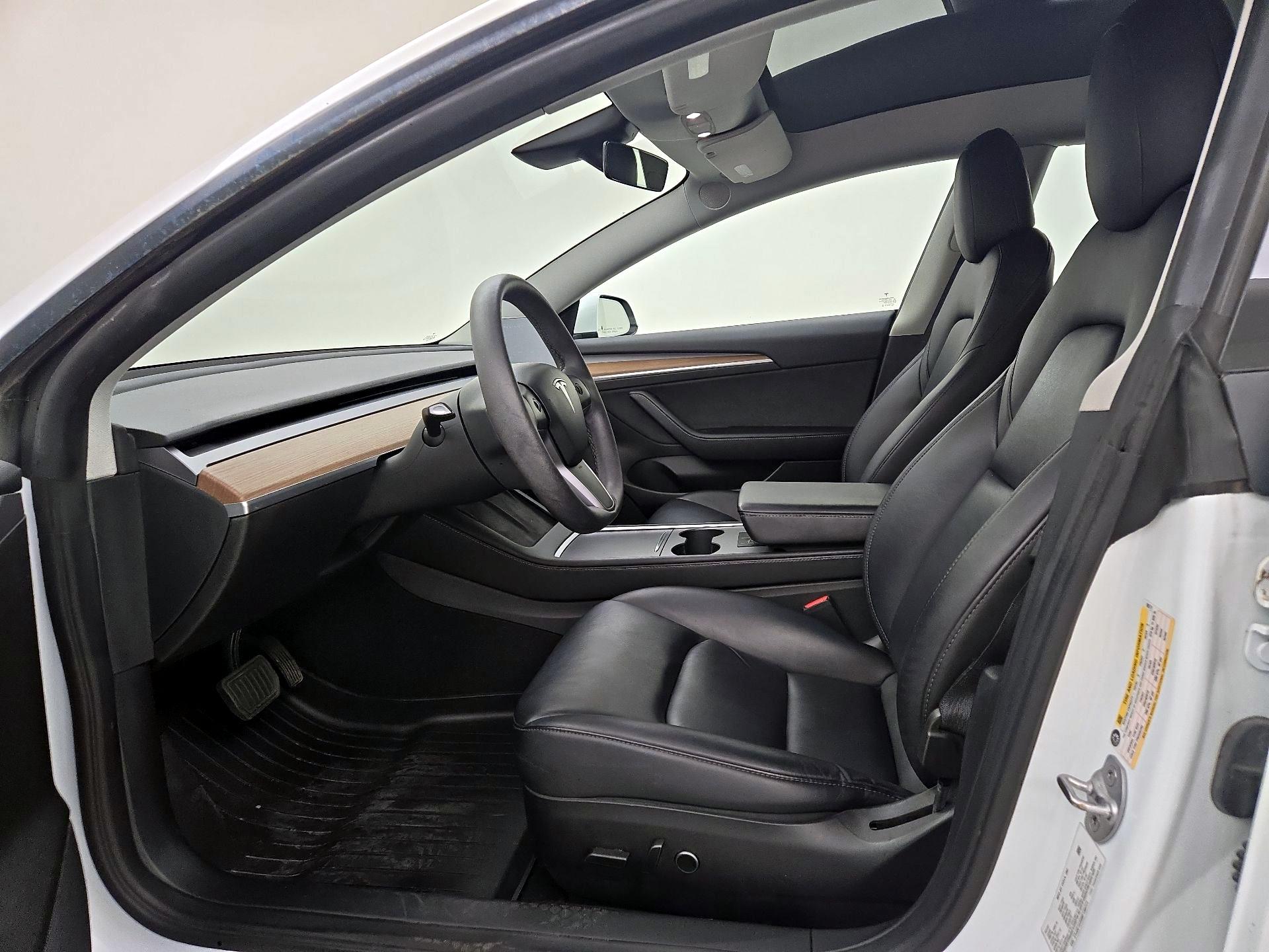 Thumbnail: 2022 Tesla Model 3 - 11