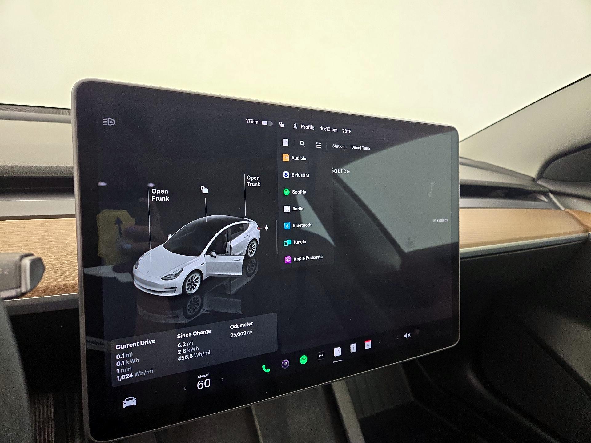 Thumbnail: 2022 Tesla Model 3 - 15