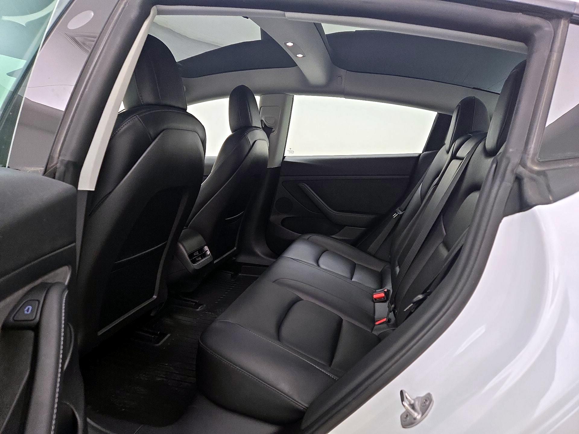 Thumbnail: 2022 Tesla Model 3 - 19