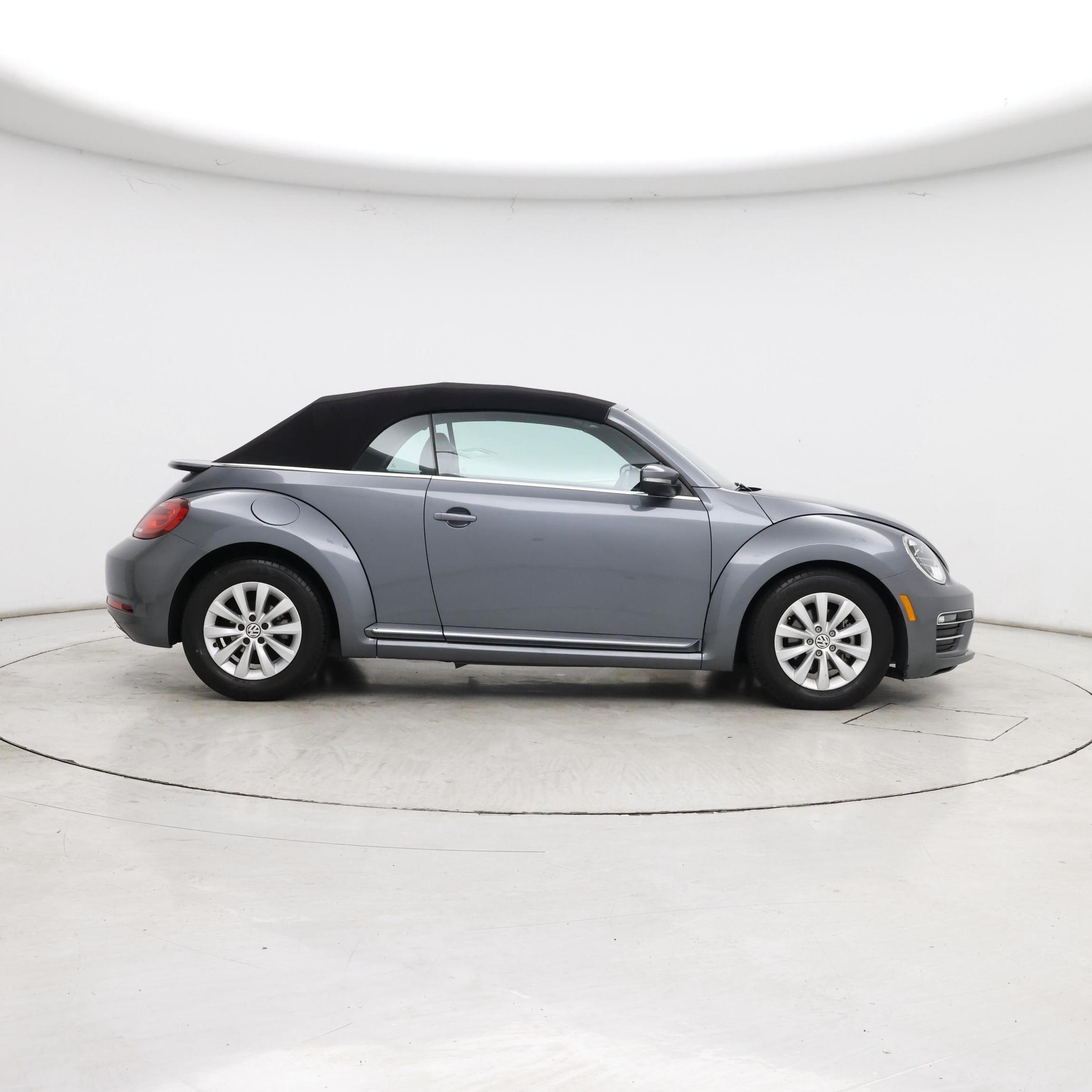 Thumbnail: 2018 Volkswagen Beetle - 7