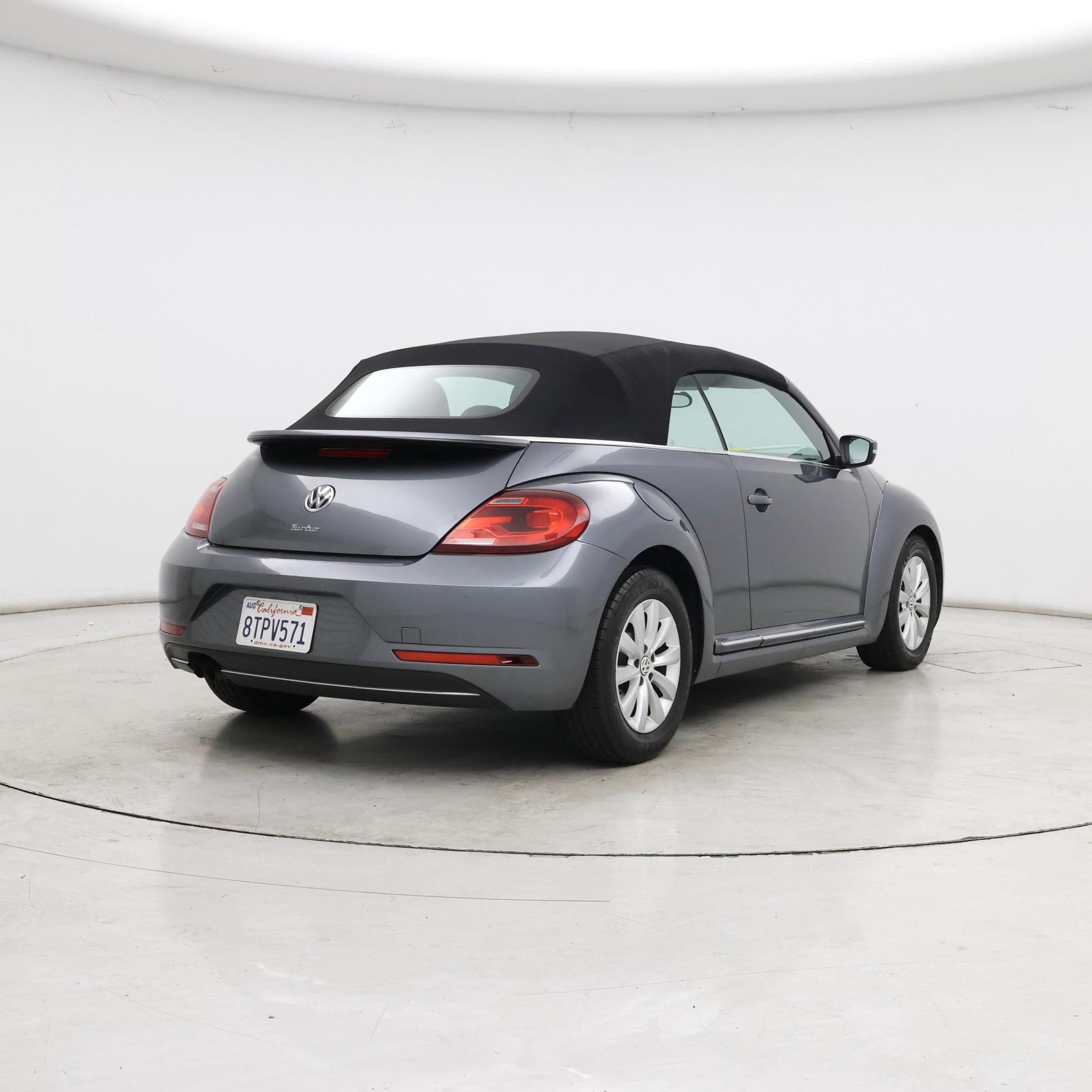 Thumbnail: 2018 Volkswagen Beetle - 8