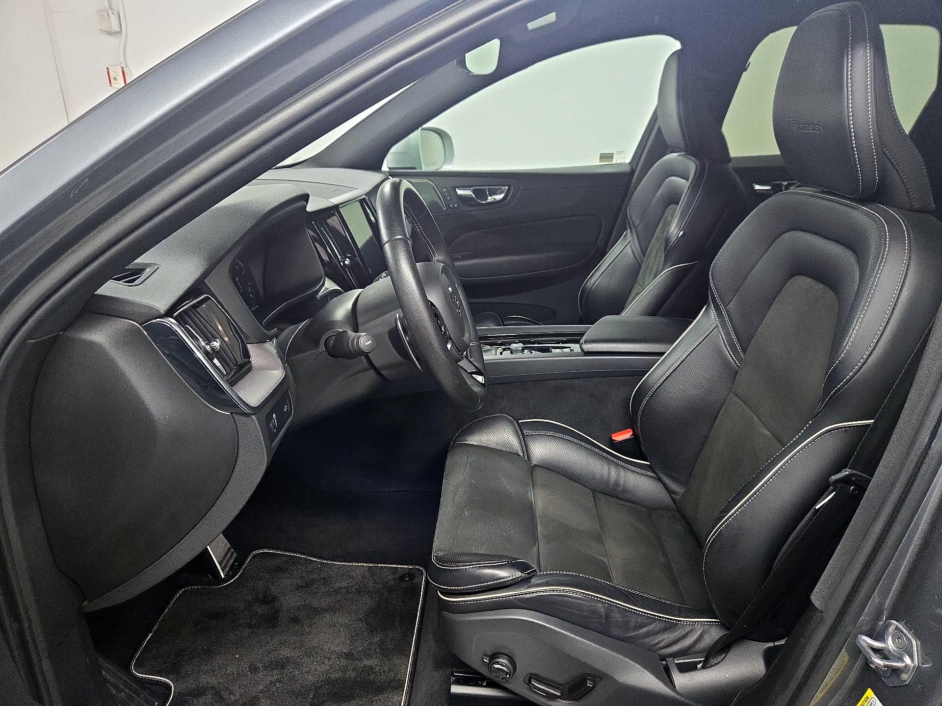 Thumbnail: 2019 Volvo XC60 - 11