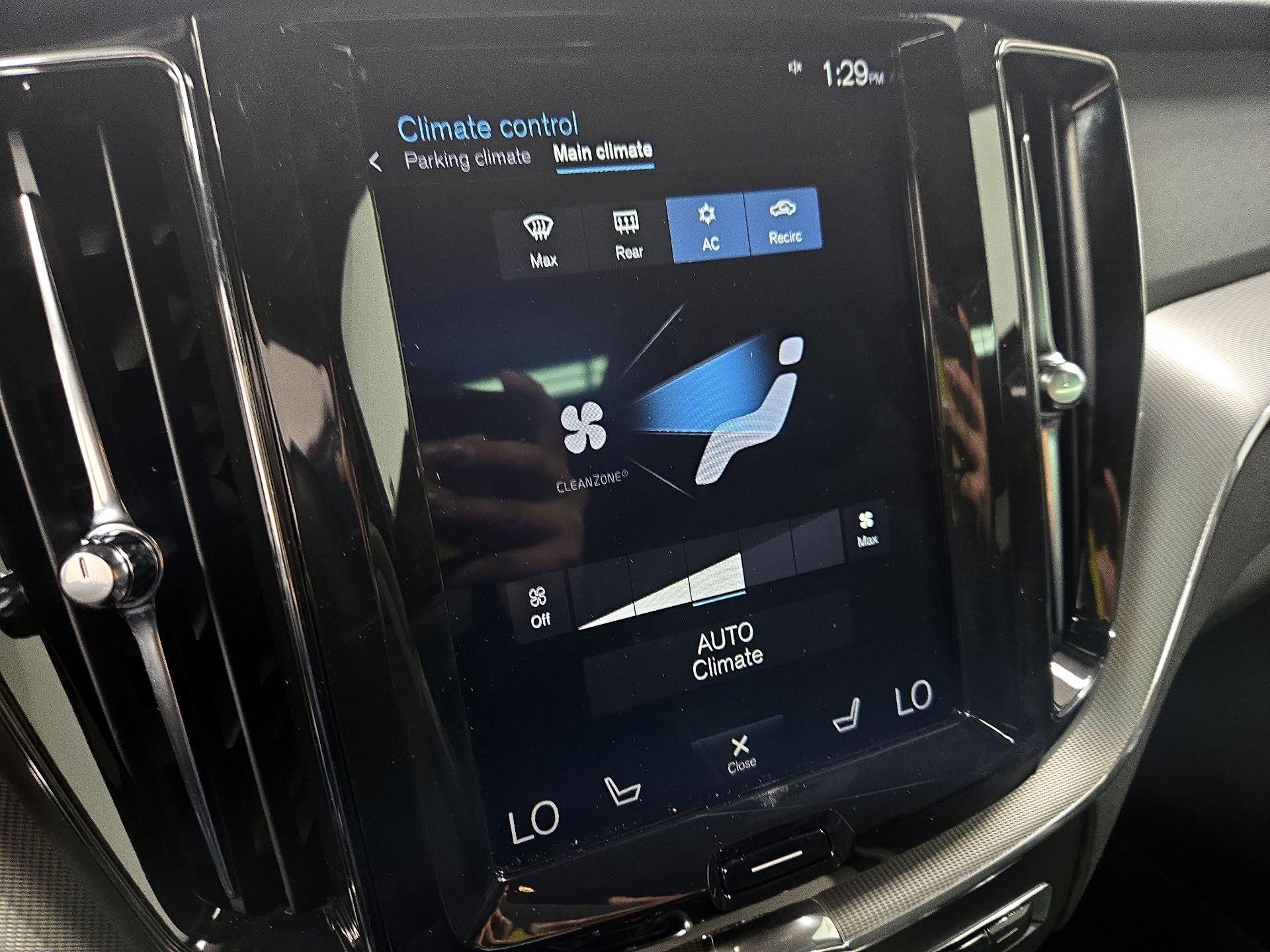 Thumbnail: 2019 Volvo XC60 - 17