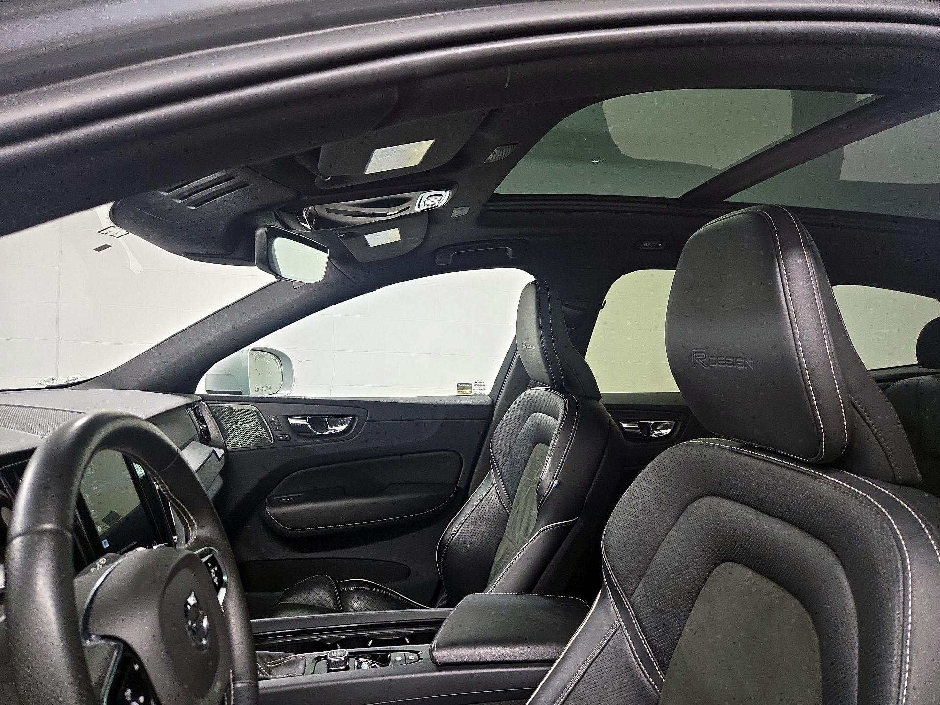 Thumbnail: 2019 Volvo XC60 - 20