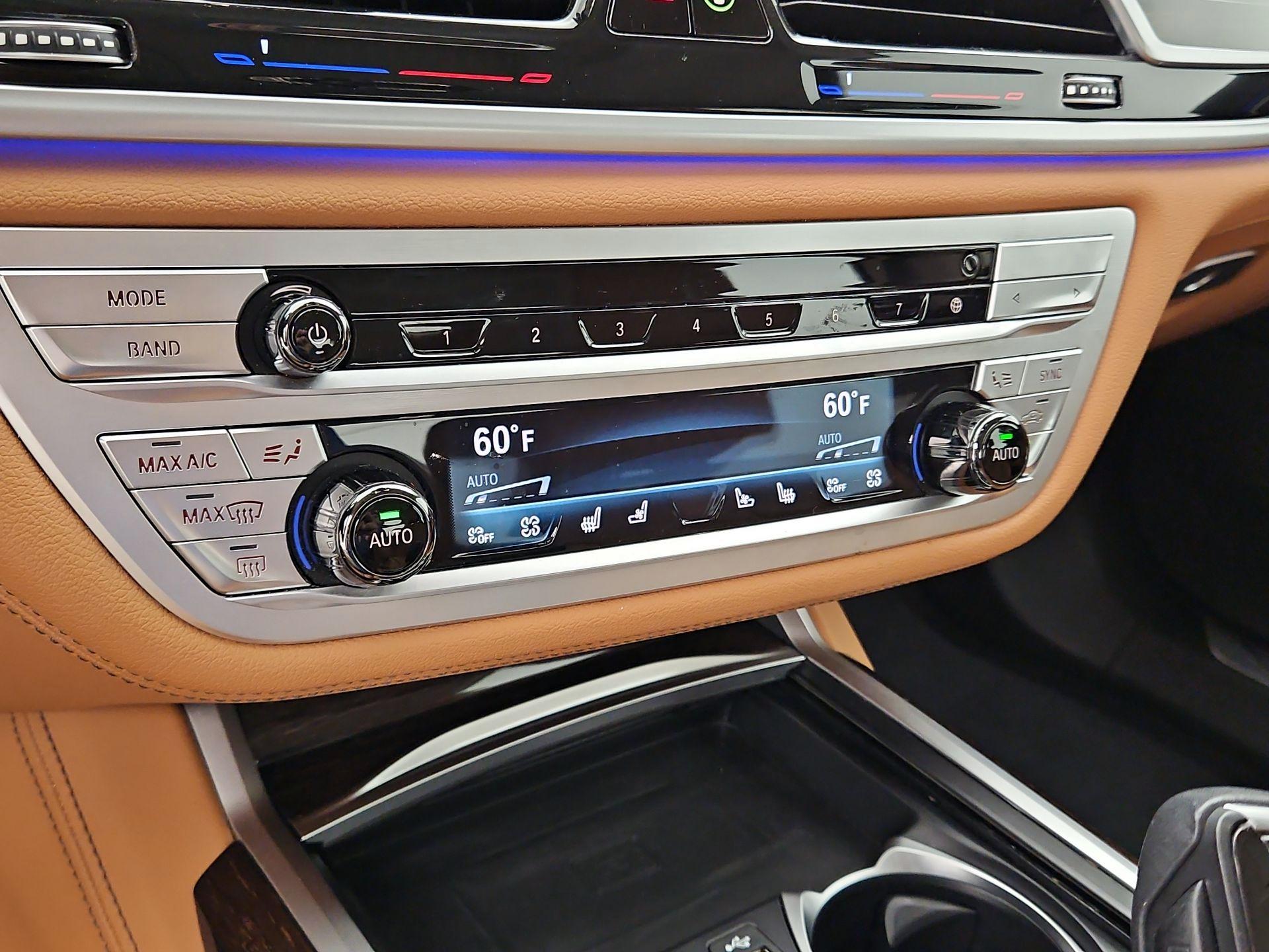 Thumbnail: 2021 BMW 7 Series - 17
