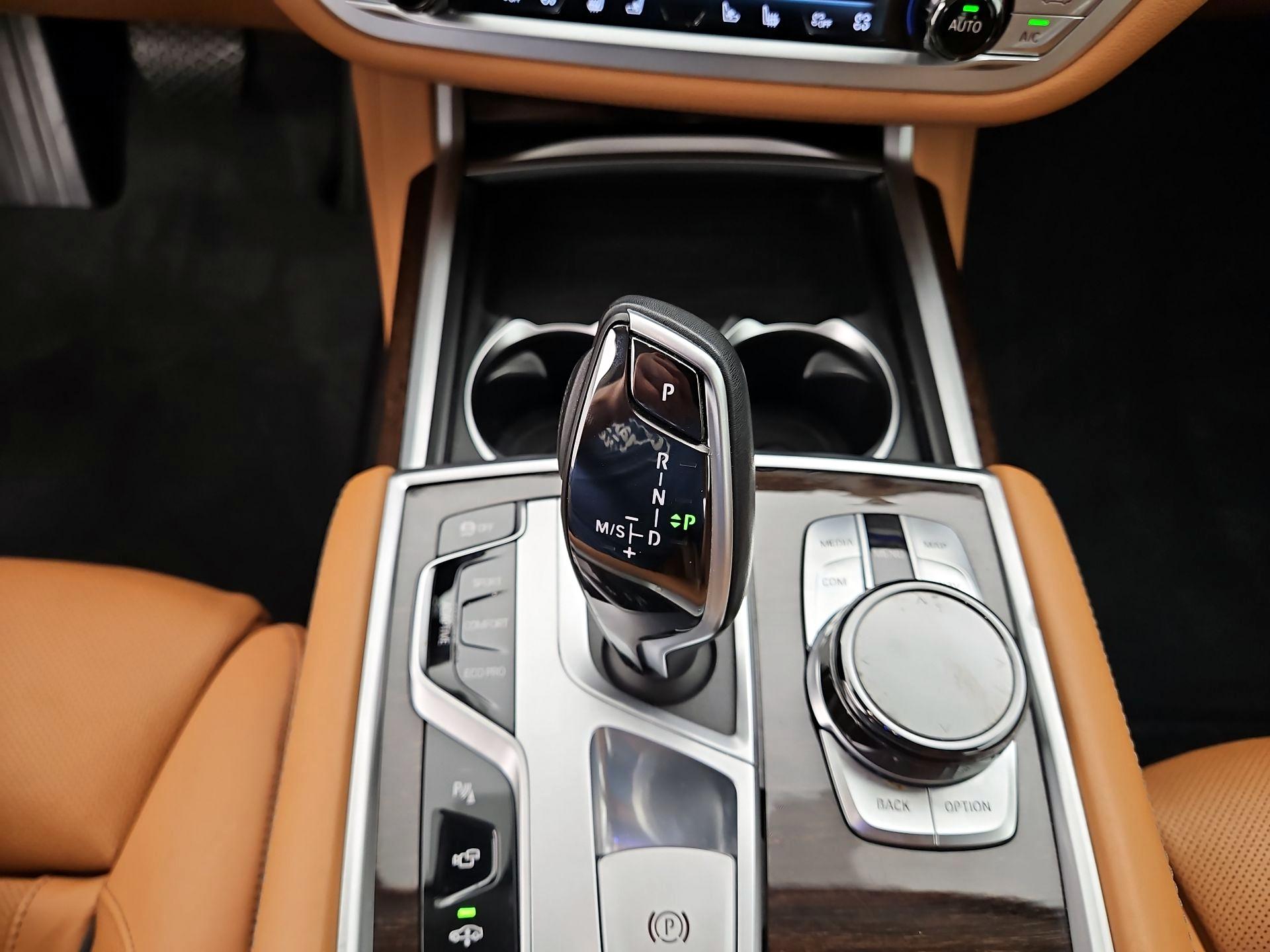 Thumbnail: 2021 BMW 7 Series - 18