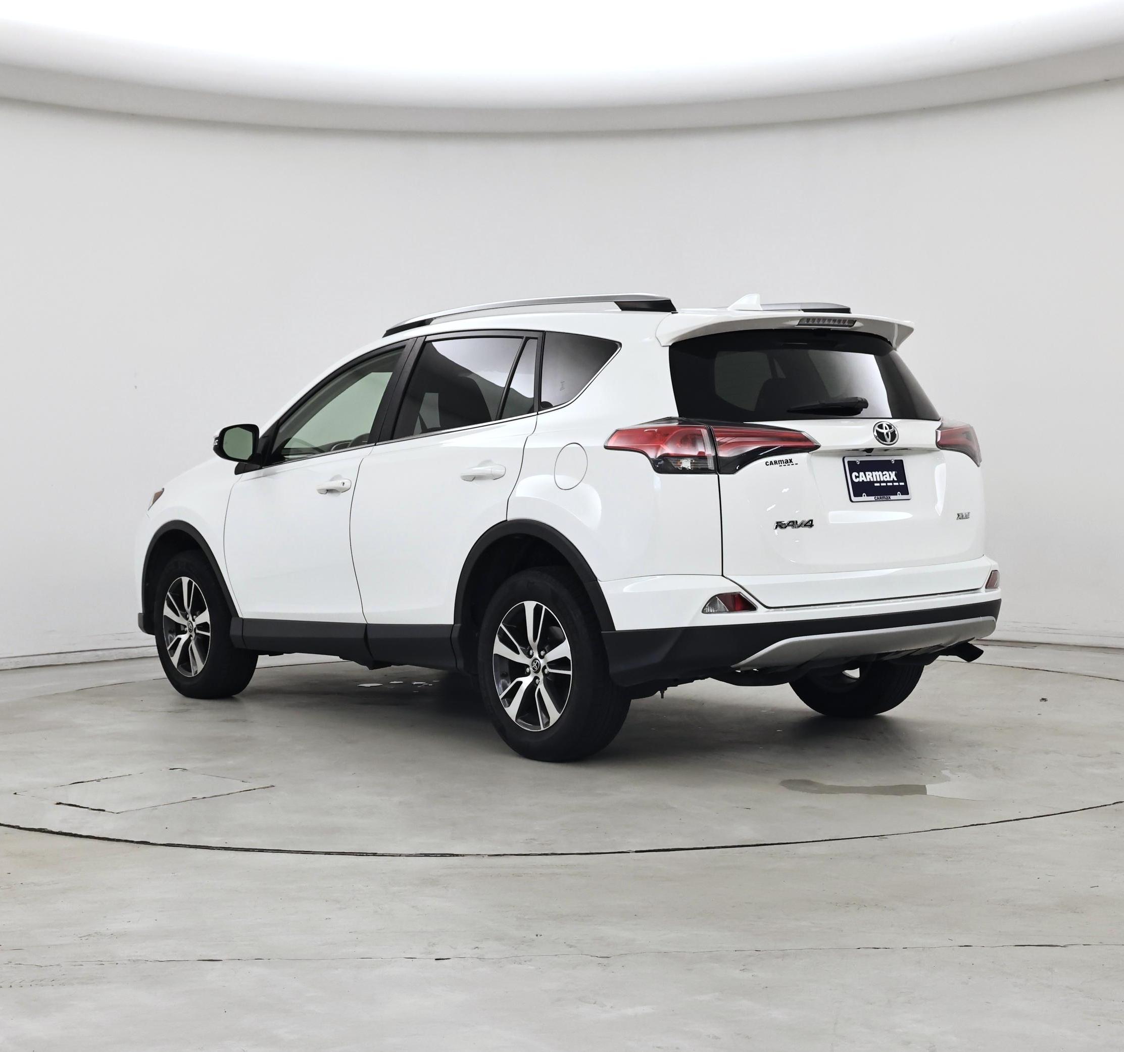 Thumbnail: 2018 Toyota RAV4 - 2
