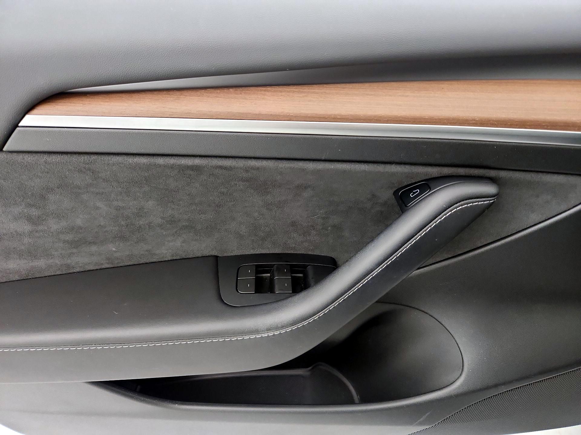 Thumbnail: 2023 Tesla Model 3 - 12