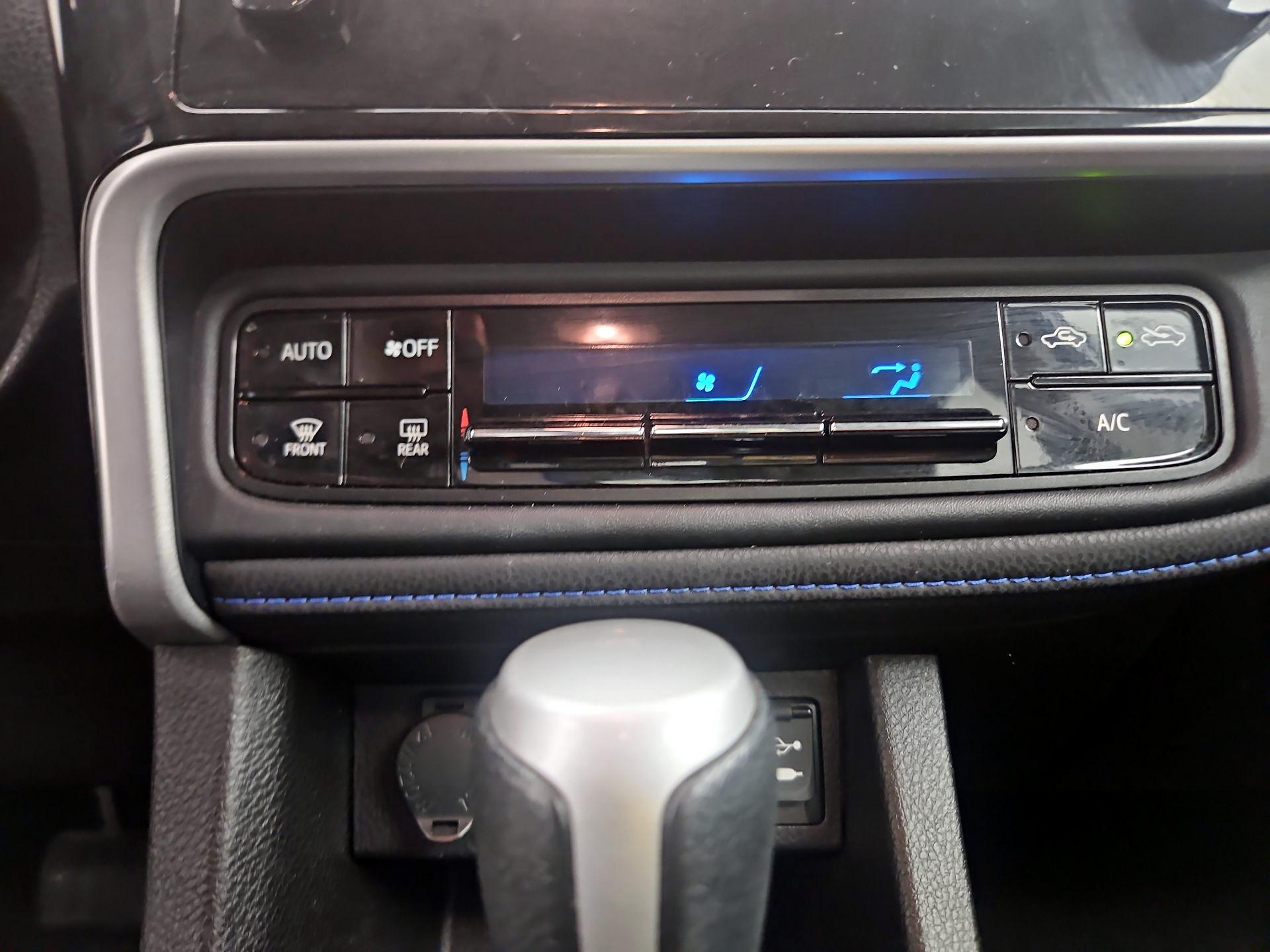 Thumbnail: 2018 Toyota Corolla - 14