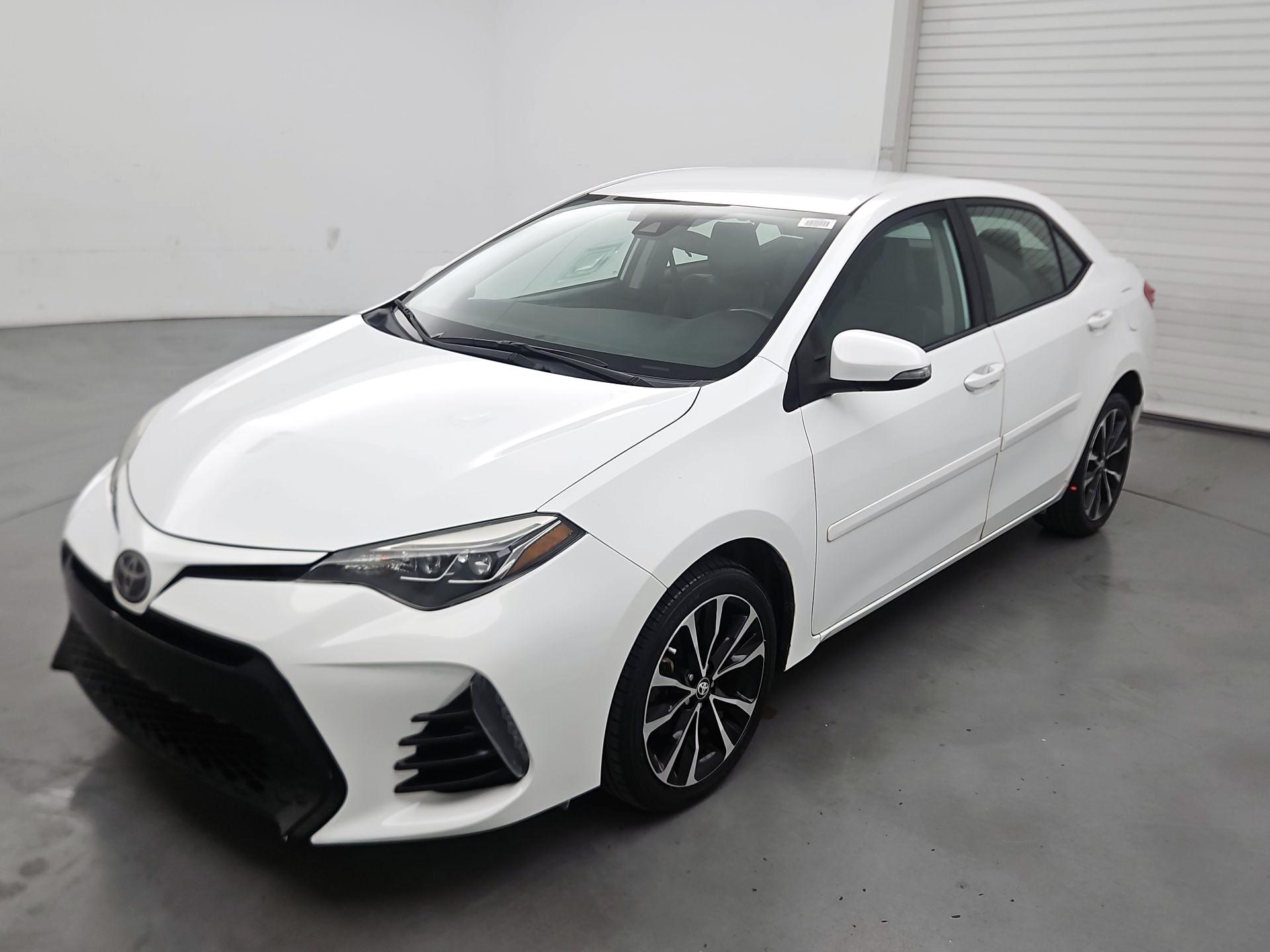 Thumbnail: 2018 Toyota Corolla - 3