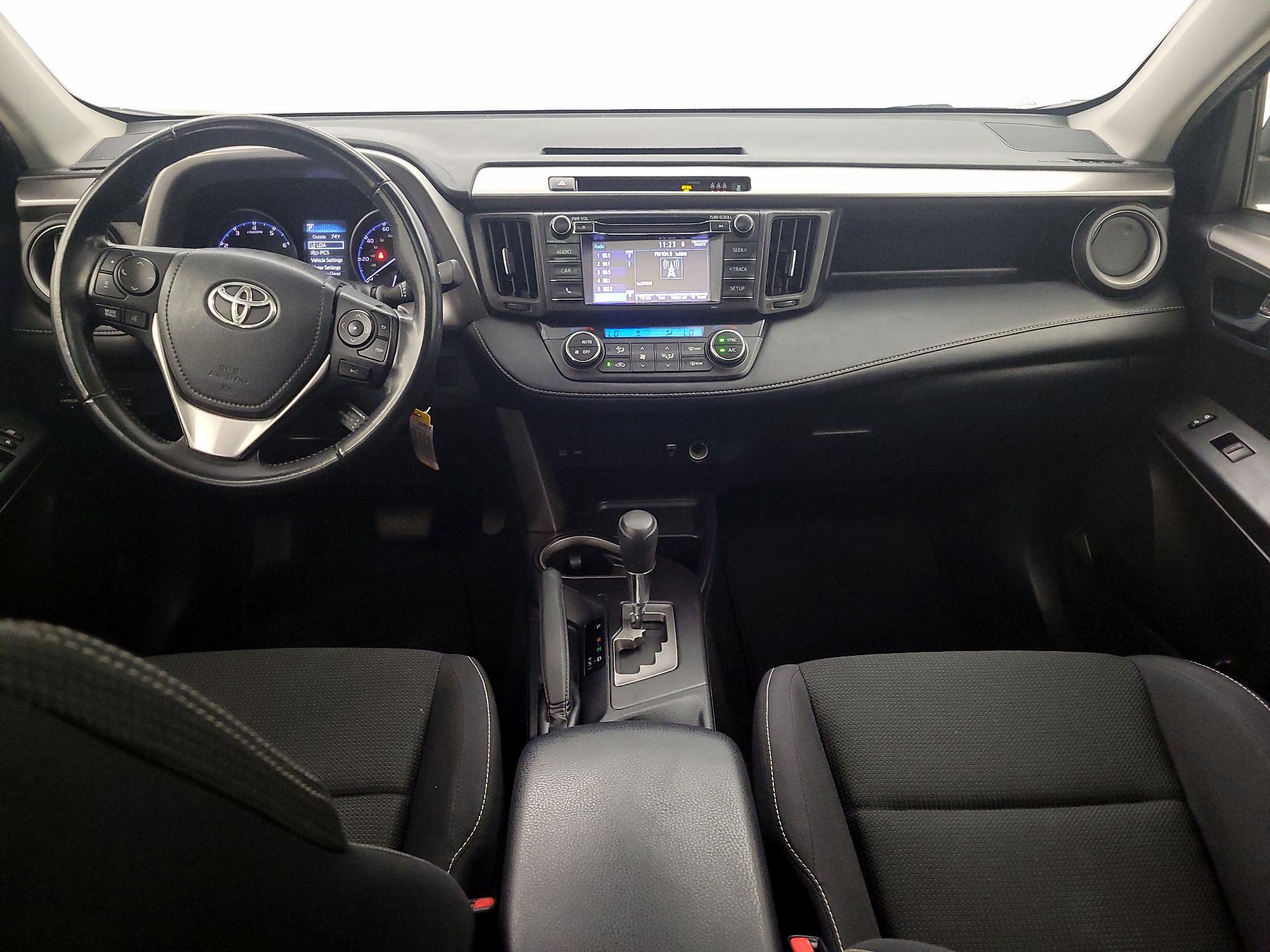 Thumbnail: 2018 Toyota RAV4 - 9