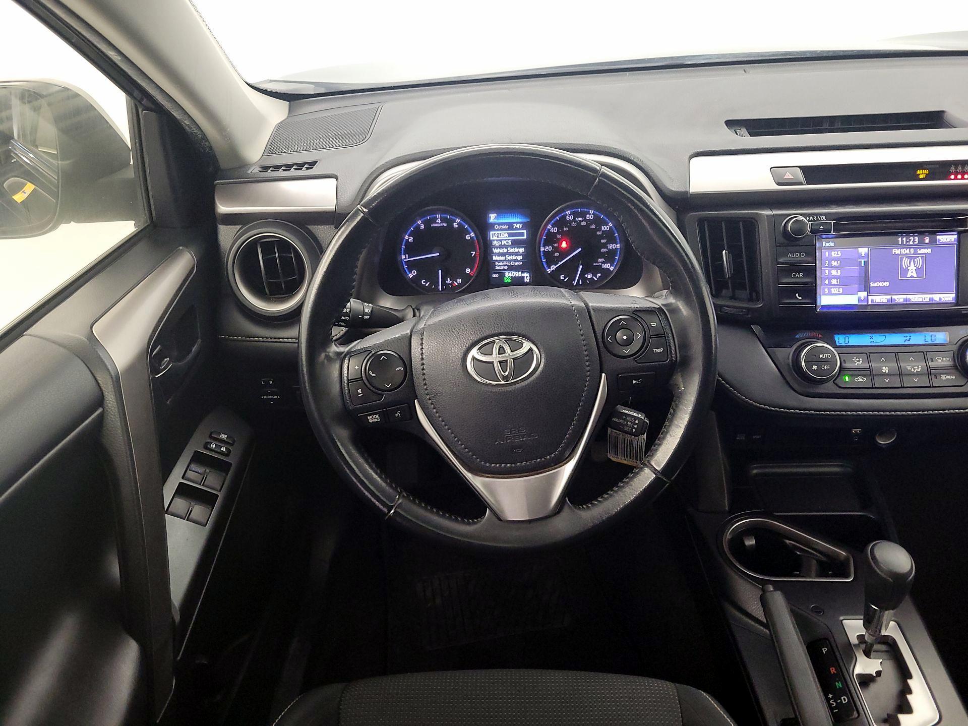 Thumbnail: 2018 Toyota RAV4 - 10