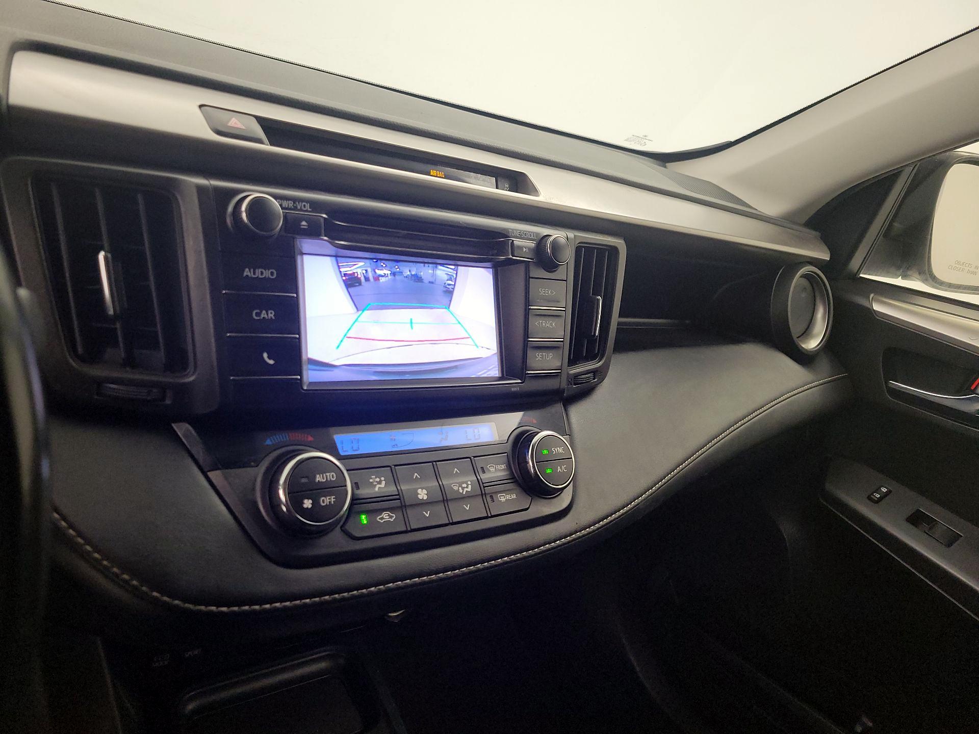 Thumbnail: 2018 Toyota RAV4 - 14