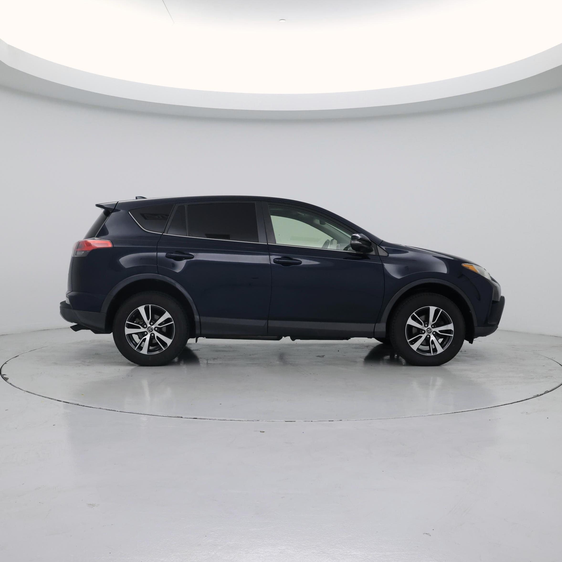 Thumbnail: 2018 Toyota RAV4 - 7
