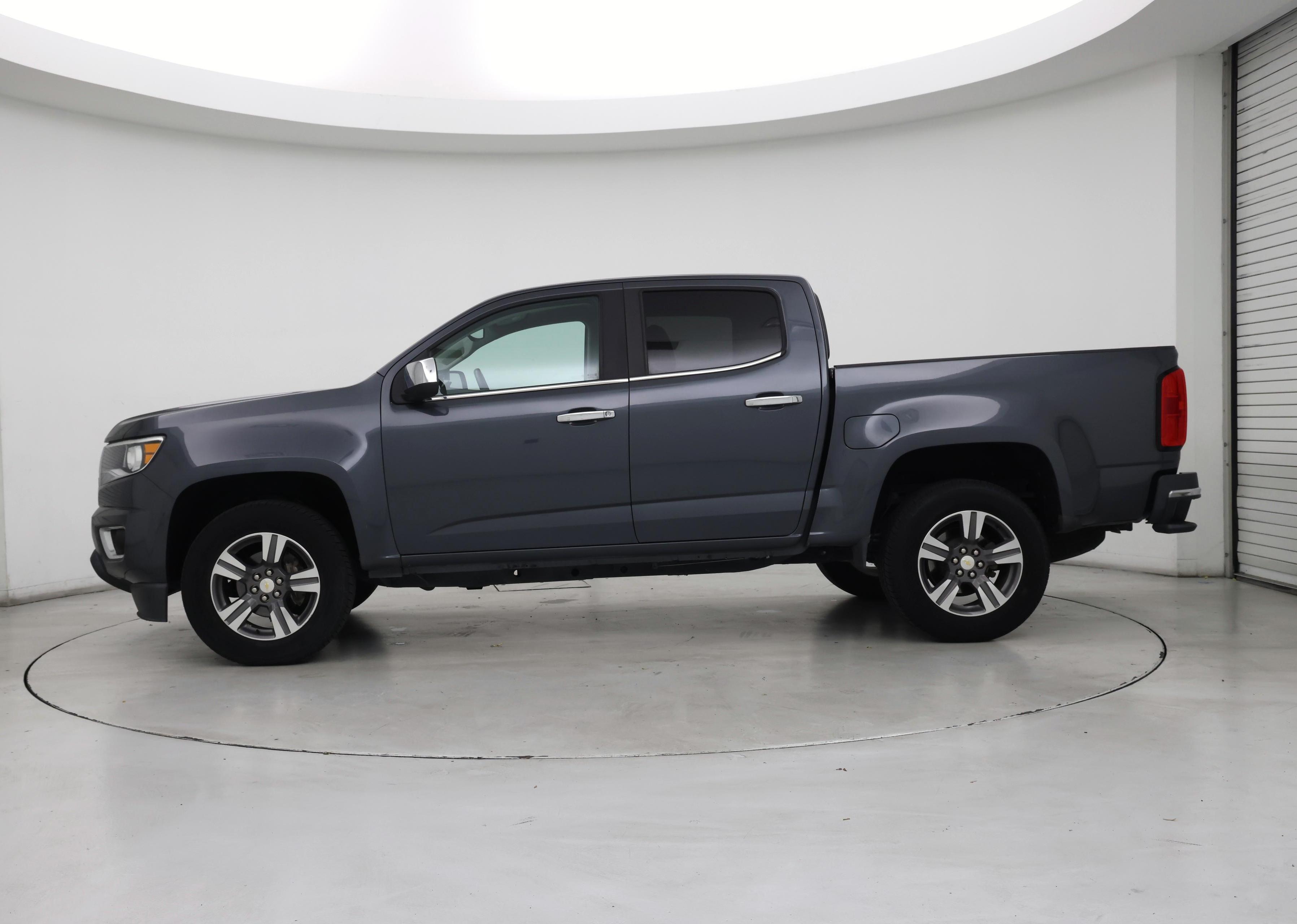 Thumbnail: 2017 Chevrolet Colorado - 3