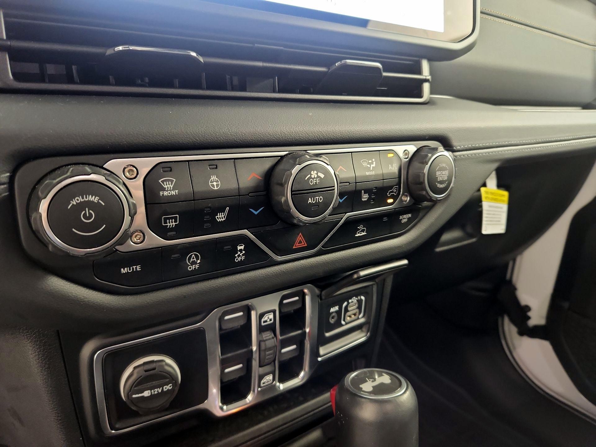 Thumbnail: 2024 Jeep Wrangler - 16