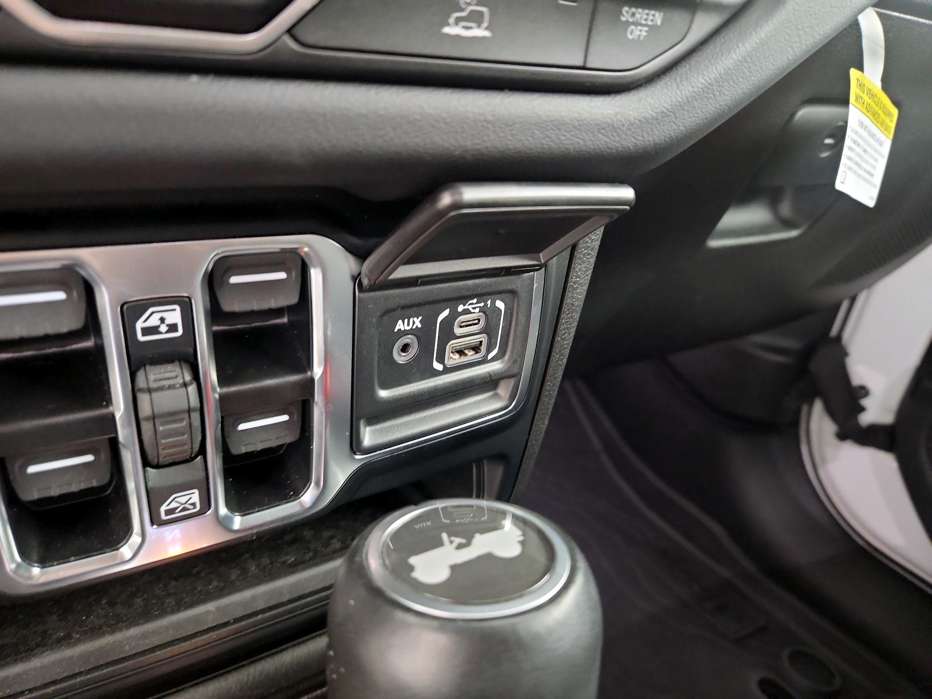 Thumbnail: 2024 Jeep Wrangler - 18