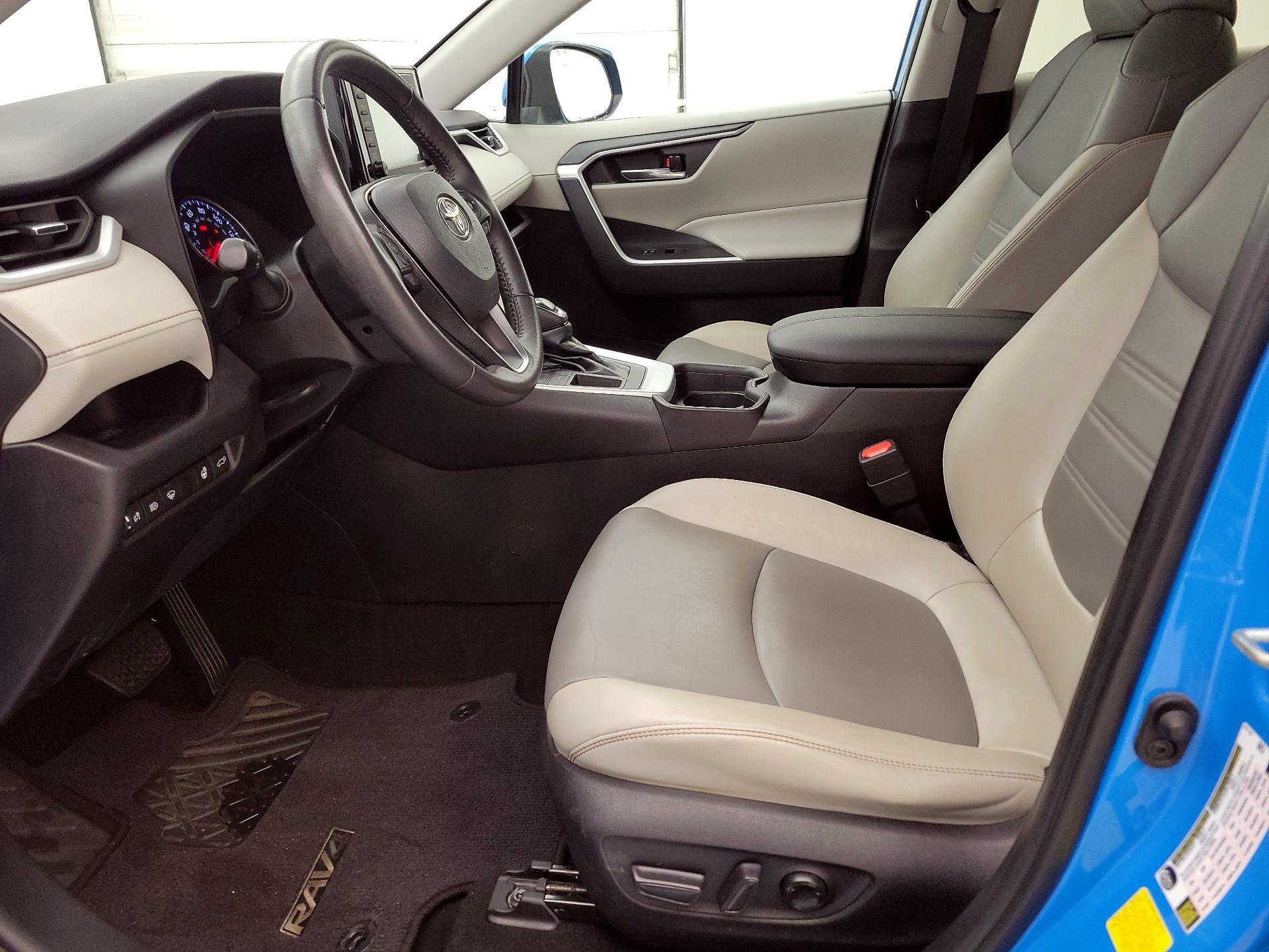 Thumbnail: 2021 Toyota RAV4 - 11