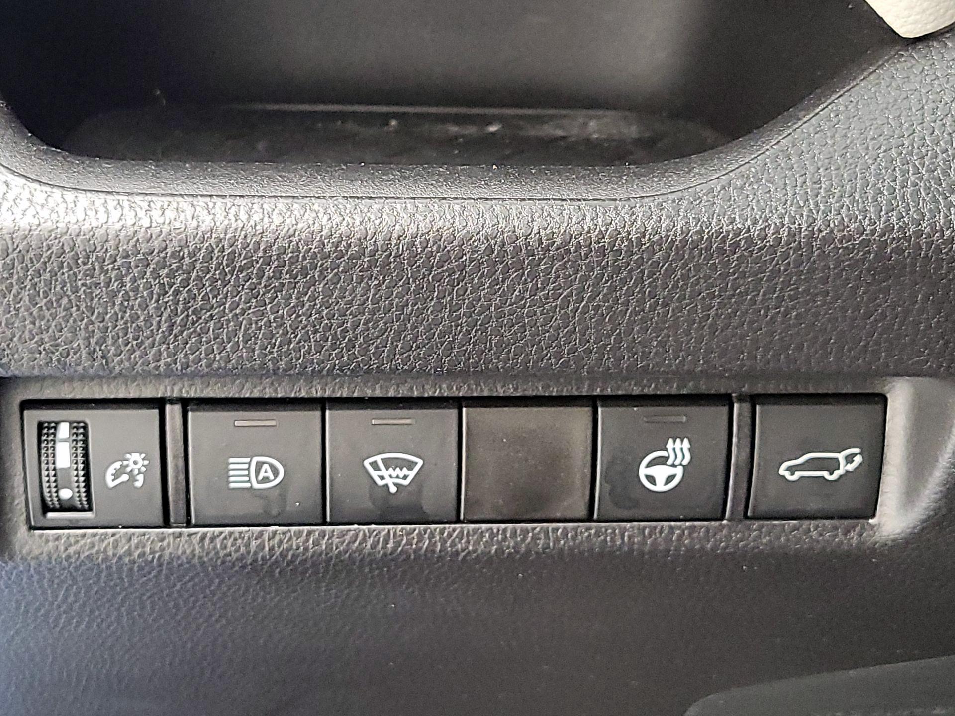 Thumbnail: 2021 Toyota RAV4 - 13
