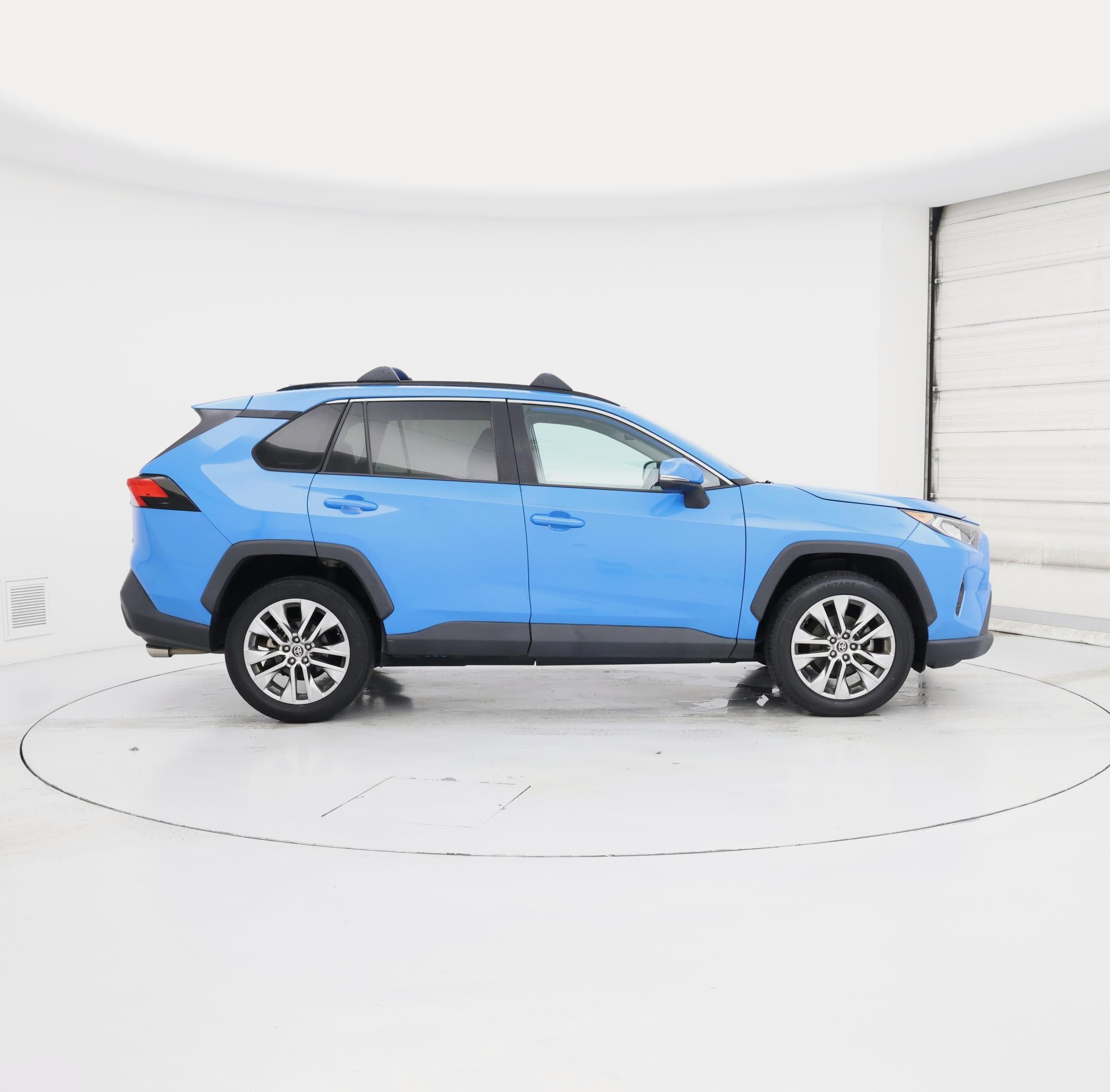 Thumbnail: 2021 Toyota RAV4 - 7