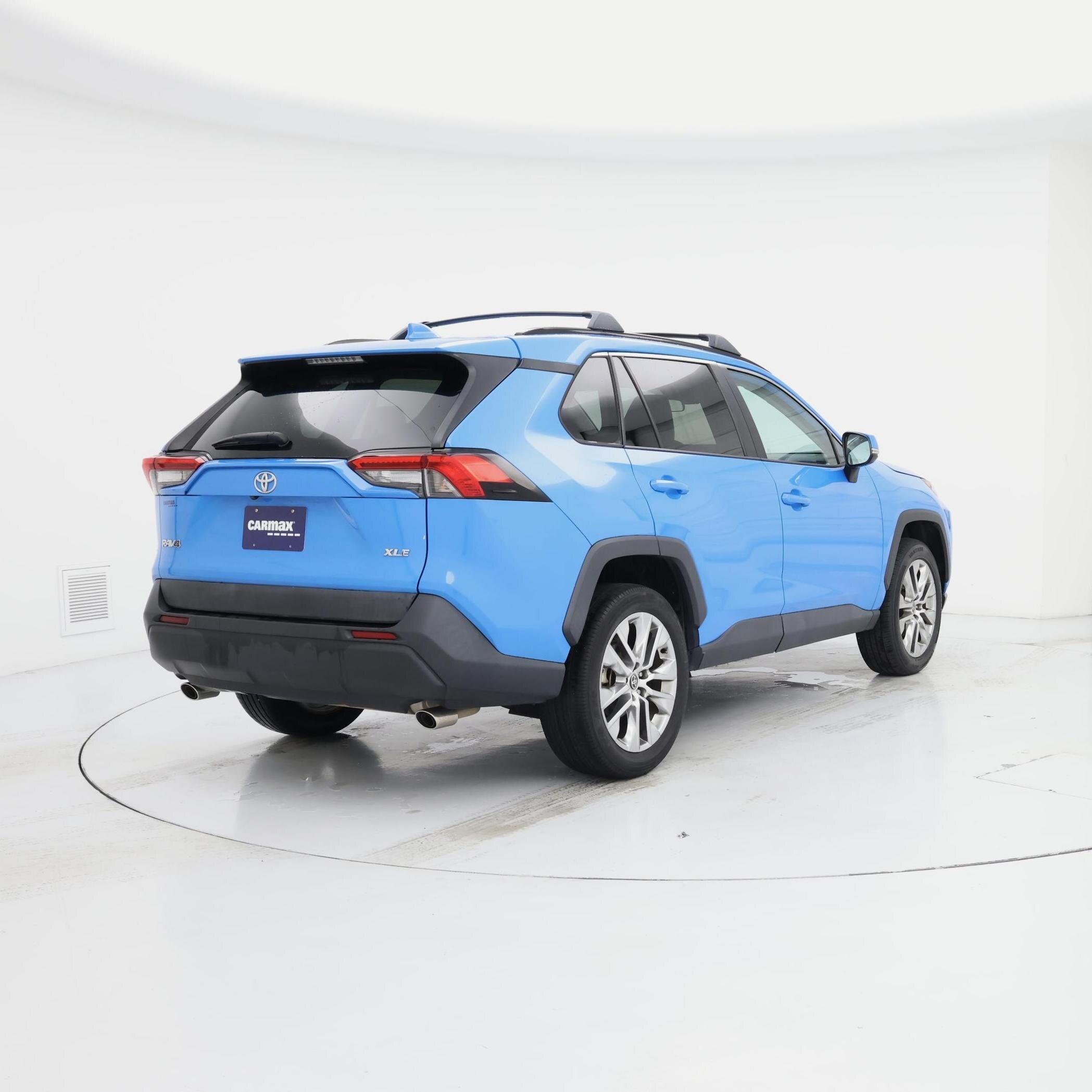 Thumbnail: 2021 Toyota RAV4 - 8