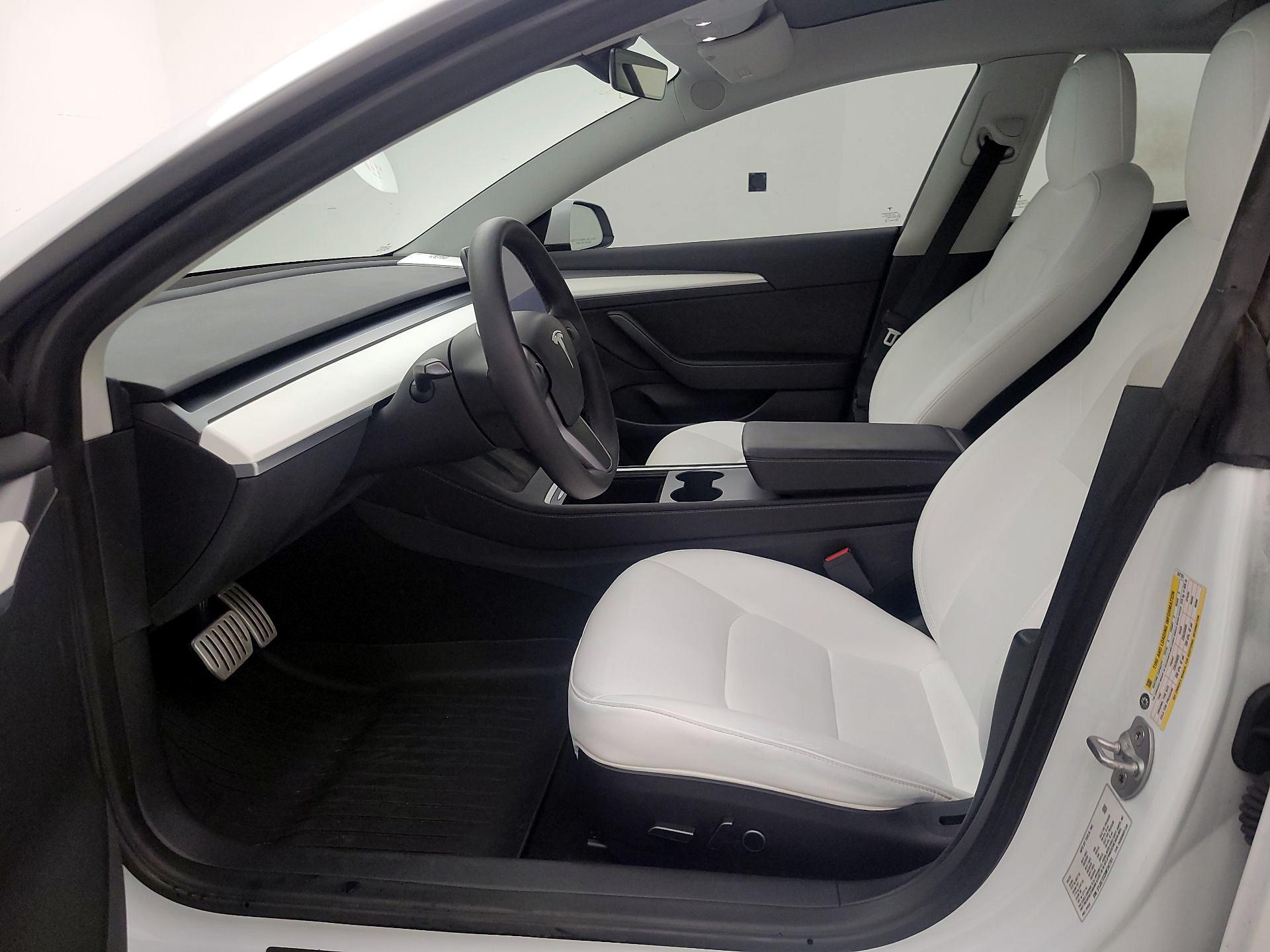 Thumbnail: 2022 Tesla Model 3 - 11