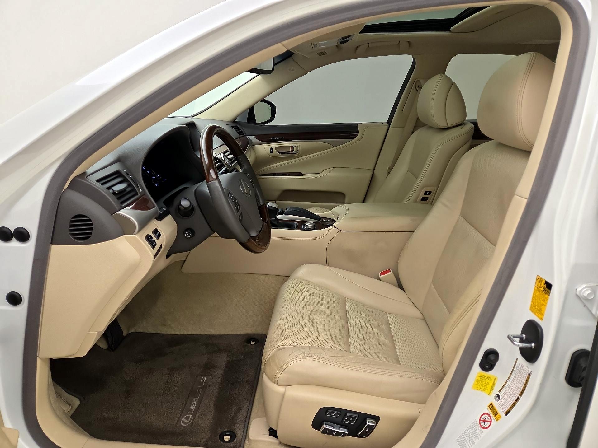 Thumbnail: 2014 Lexus LS - 11