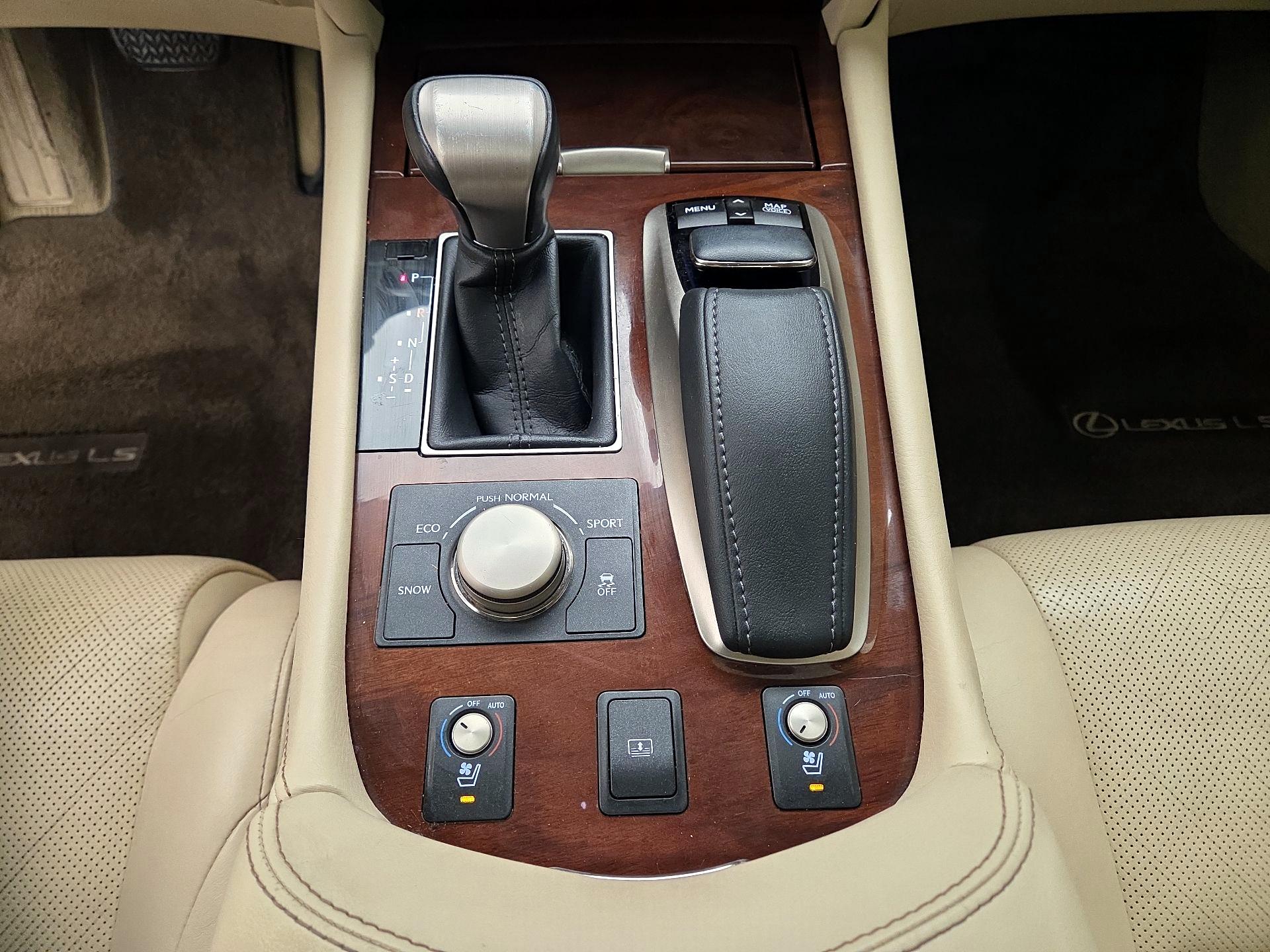Thumbnail: 2014 Lexus LS - 18