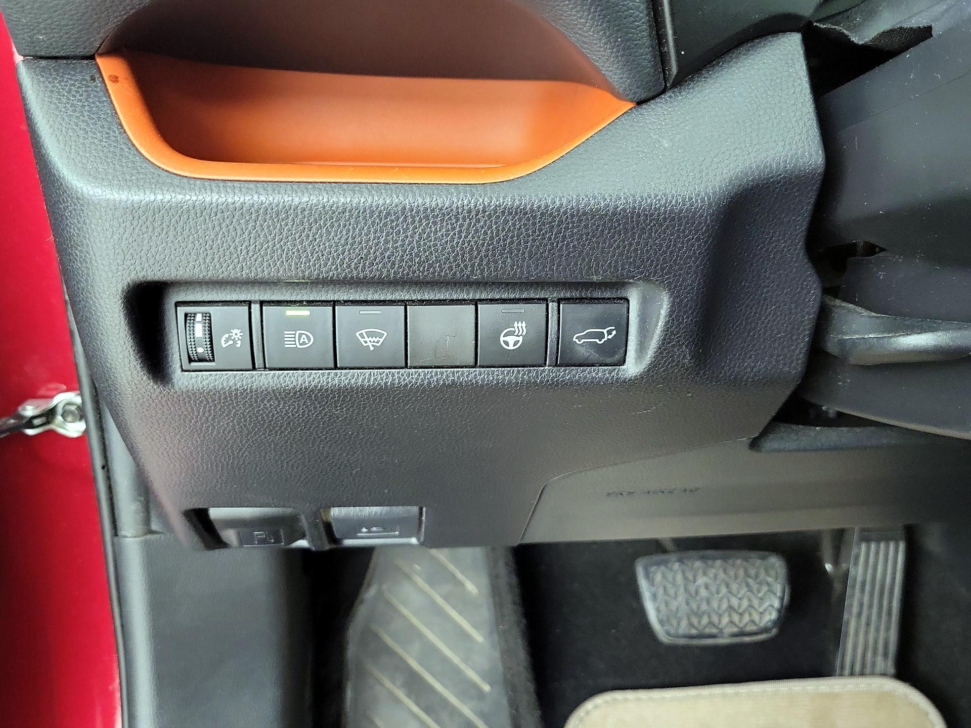 Thumbnail: 2019 Toyota RAV4 - 13