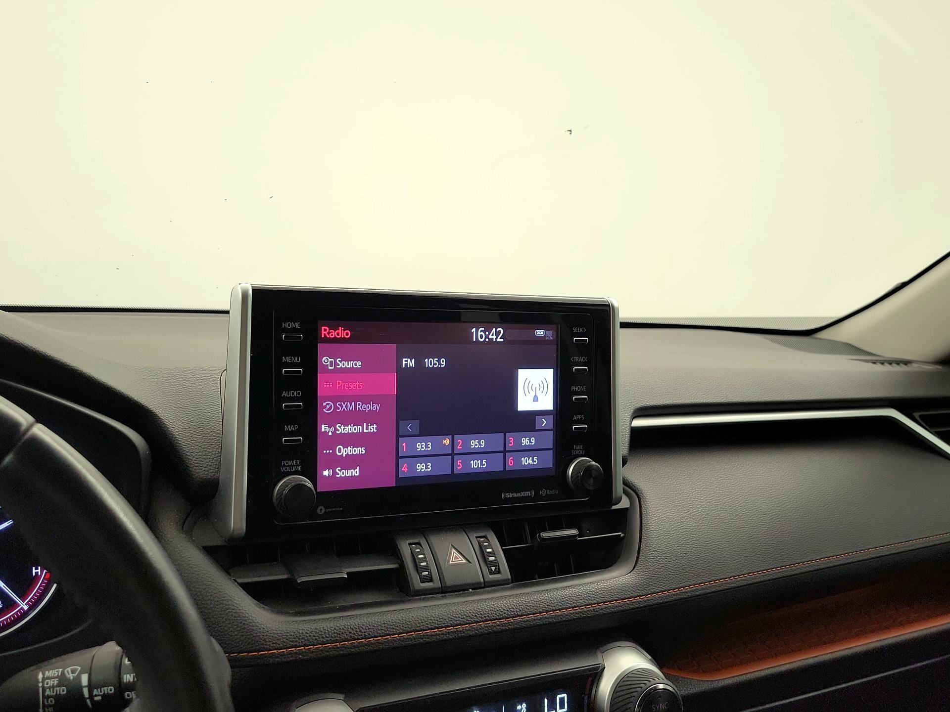 Thumbnail: 2019 Toyota RAV4 - 15