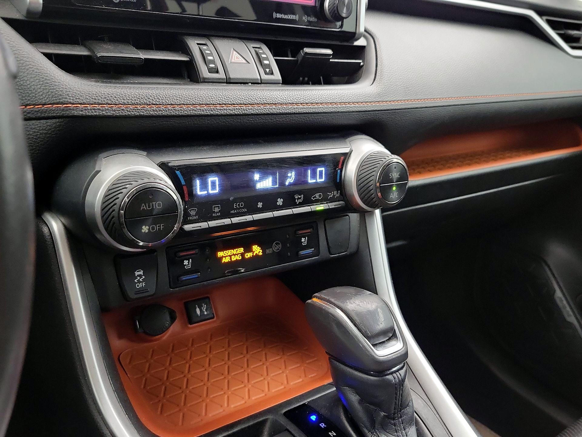 Thumbnail: 2019 Toyota RAV4 - 16
