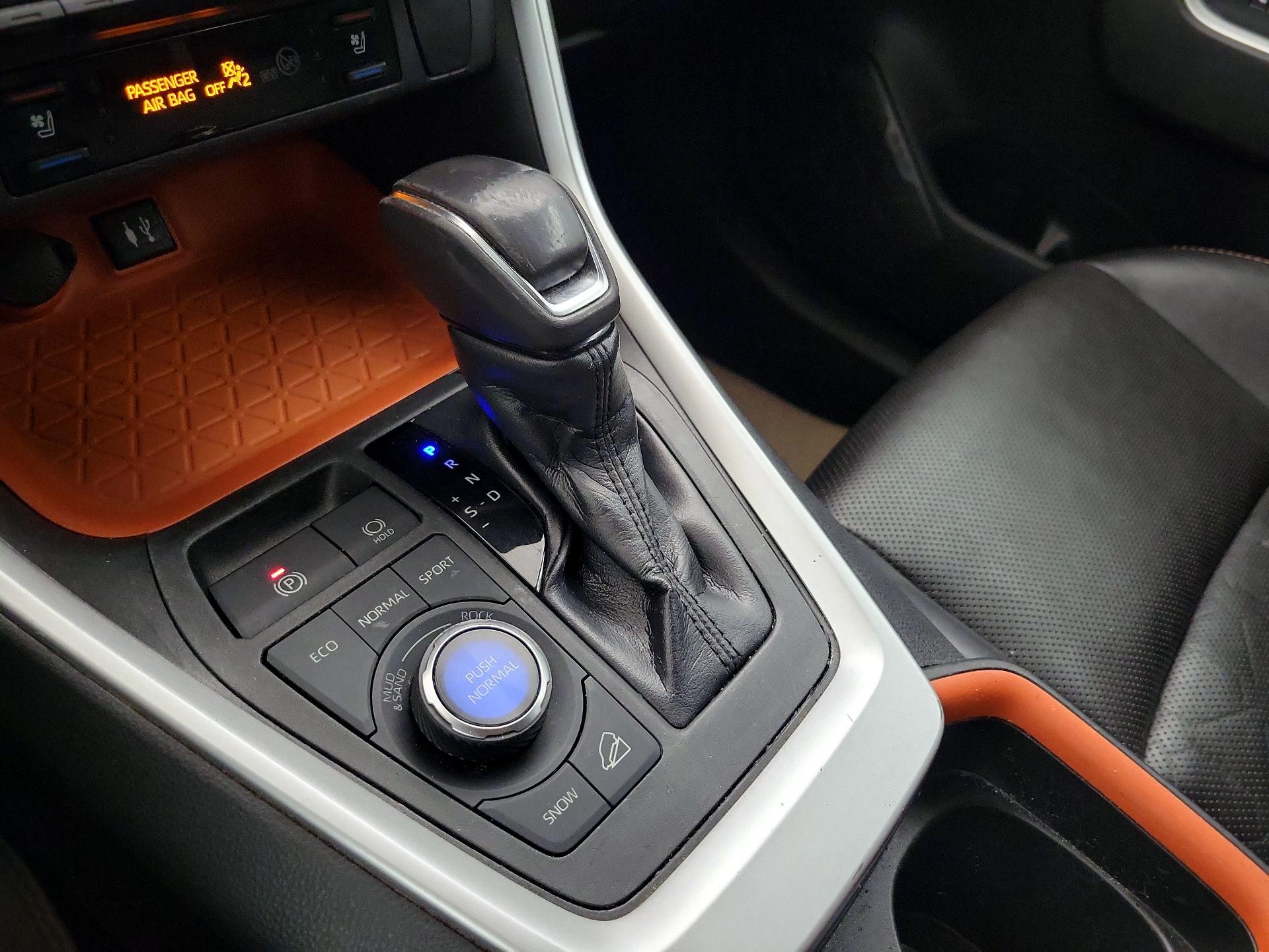Thumbnail: 2019 Toyota RAV4 - 17