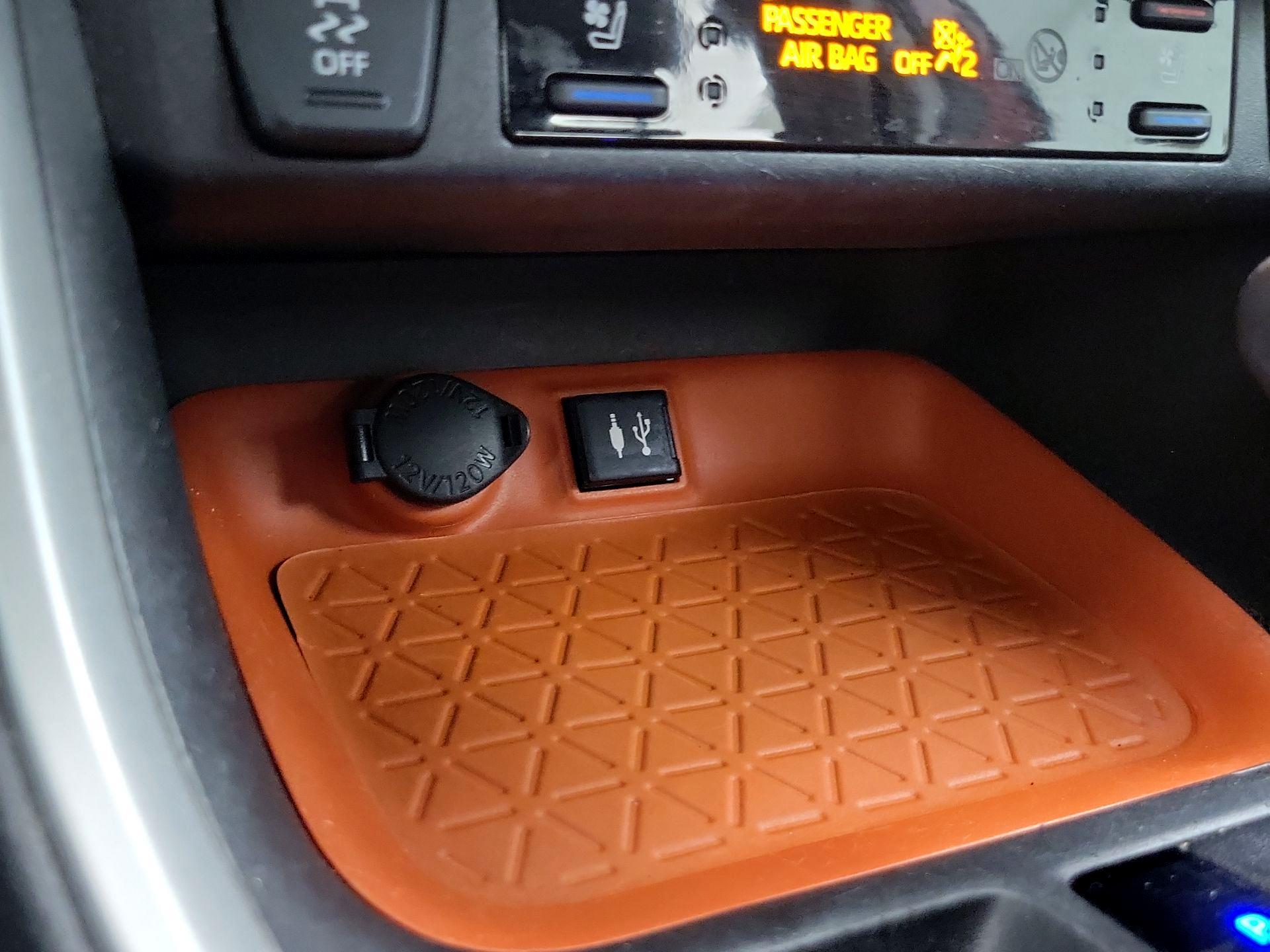 Thumbnail: 2019 Toyota RAV4 - 18