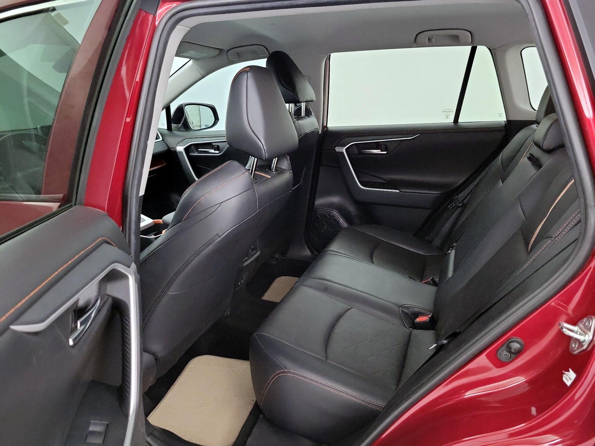 Thumbnail: 2019 Toyota RAV4 - 19