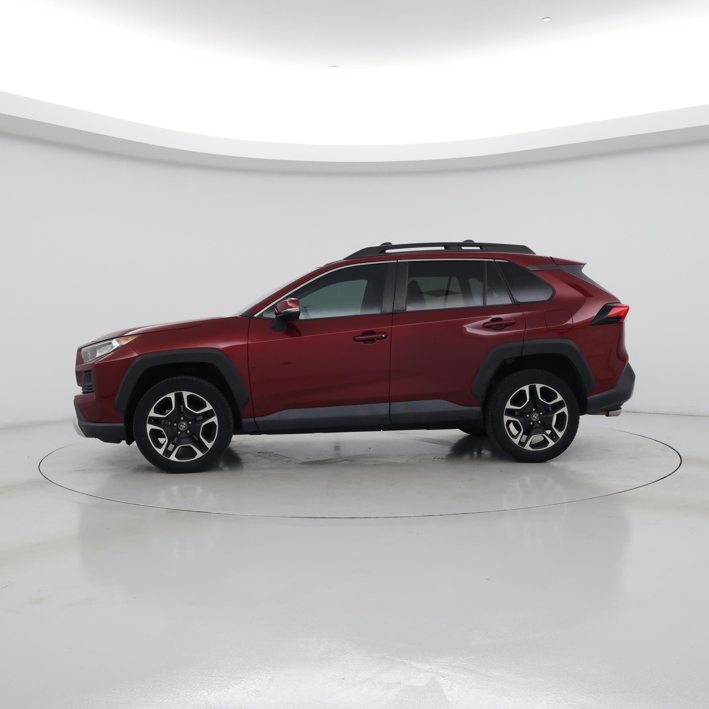 Thumbnail: 2019 Toyota RAV4 - 3