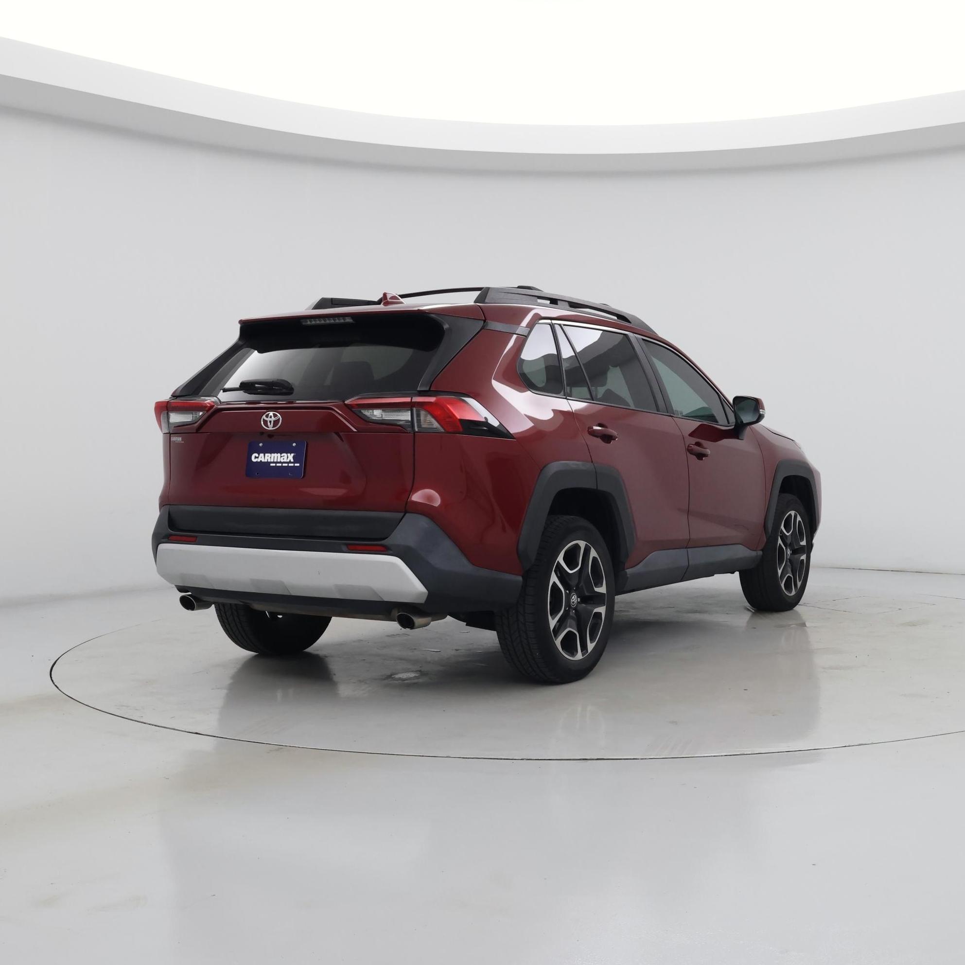 Thumbnail: 2019 Toyota RAV4 - 8