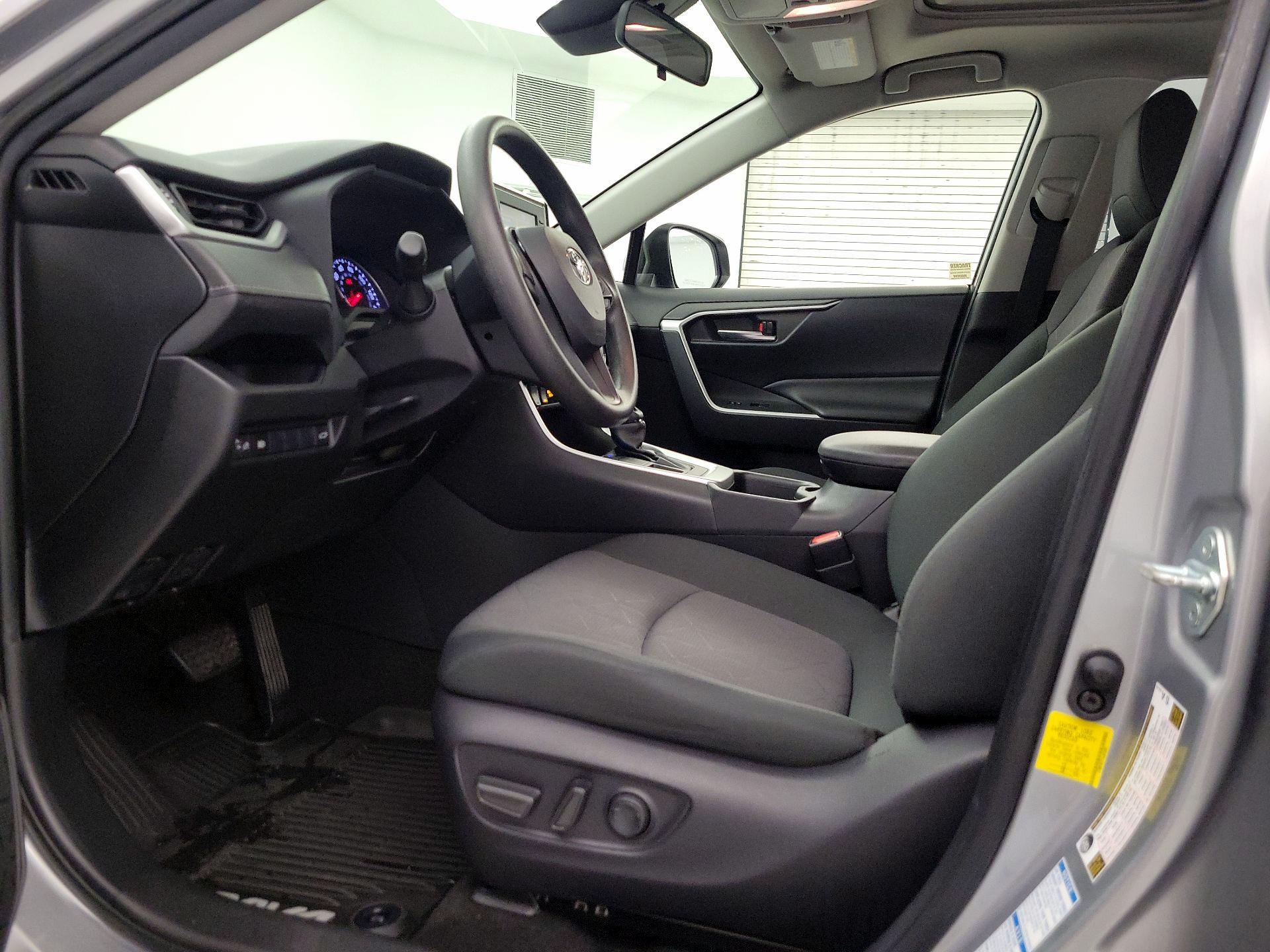 Thumbnail: 2019 Toyota RAV4 - 11