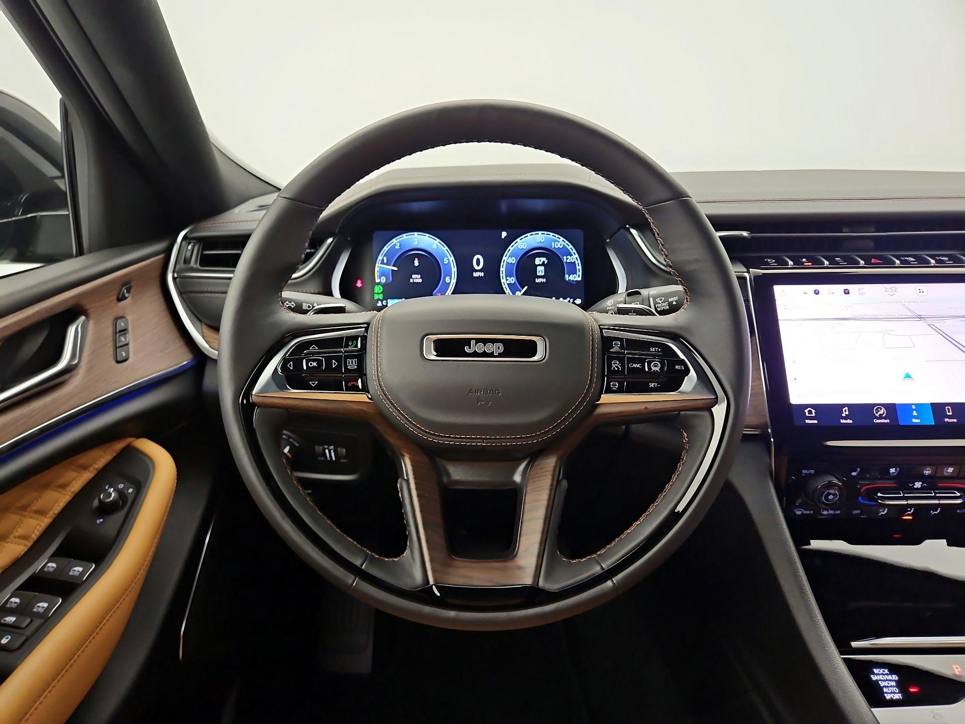 Thumbnail: 2025 Jeep Grand Cherokee - 10