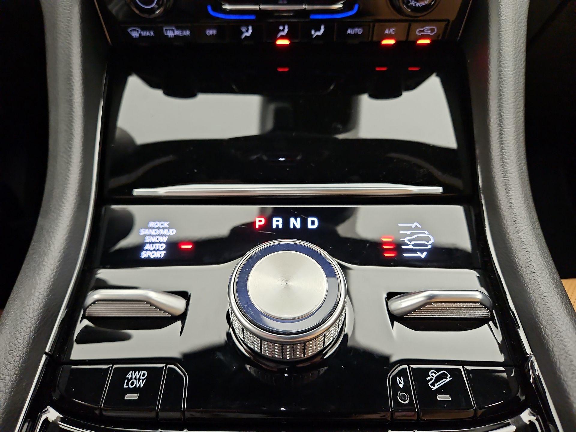 Thumbnail: 2025 Jeep Grand Cherokee - 18
