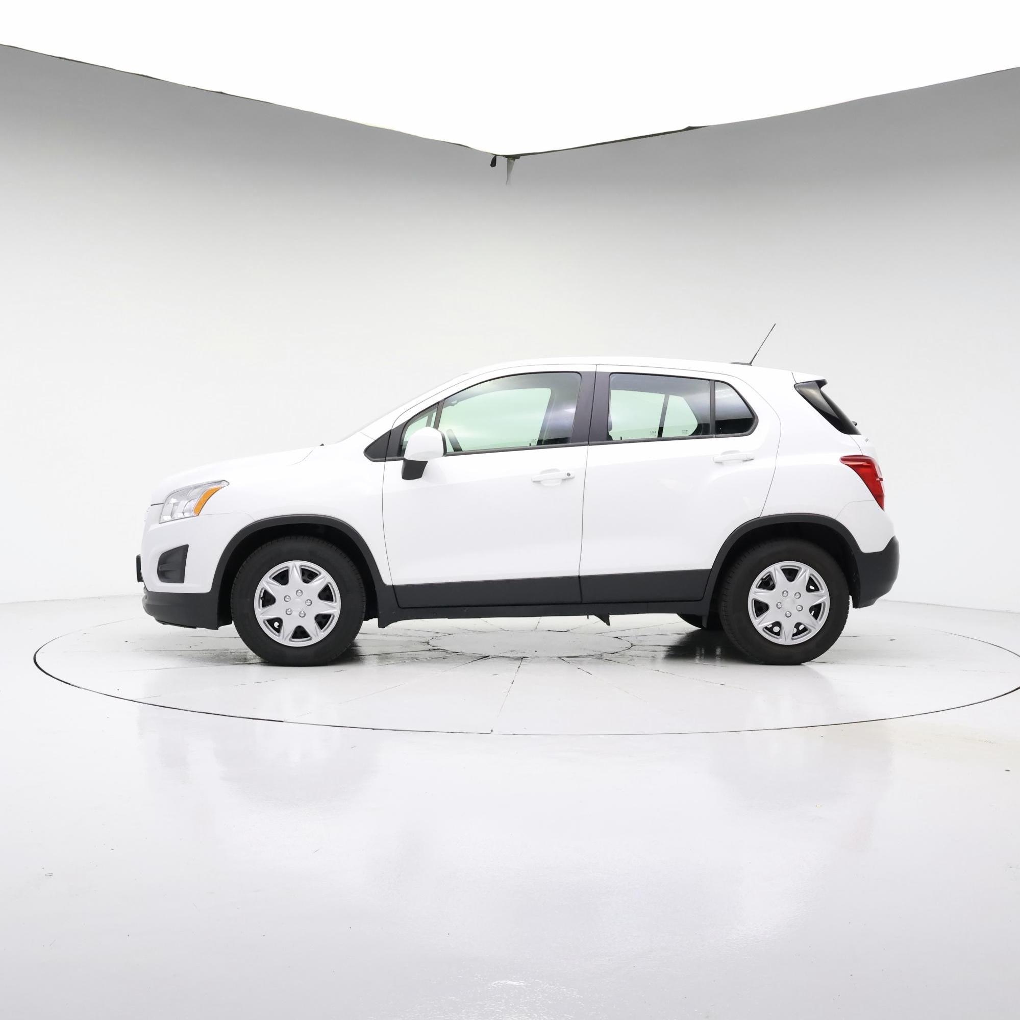 Thumbnail: 2015 Chevrolet Trax - 3