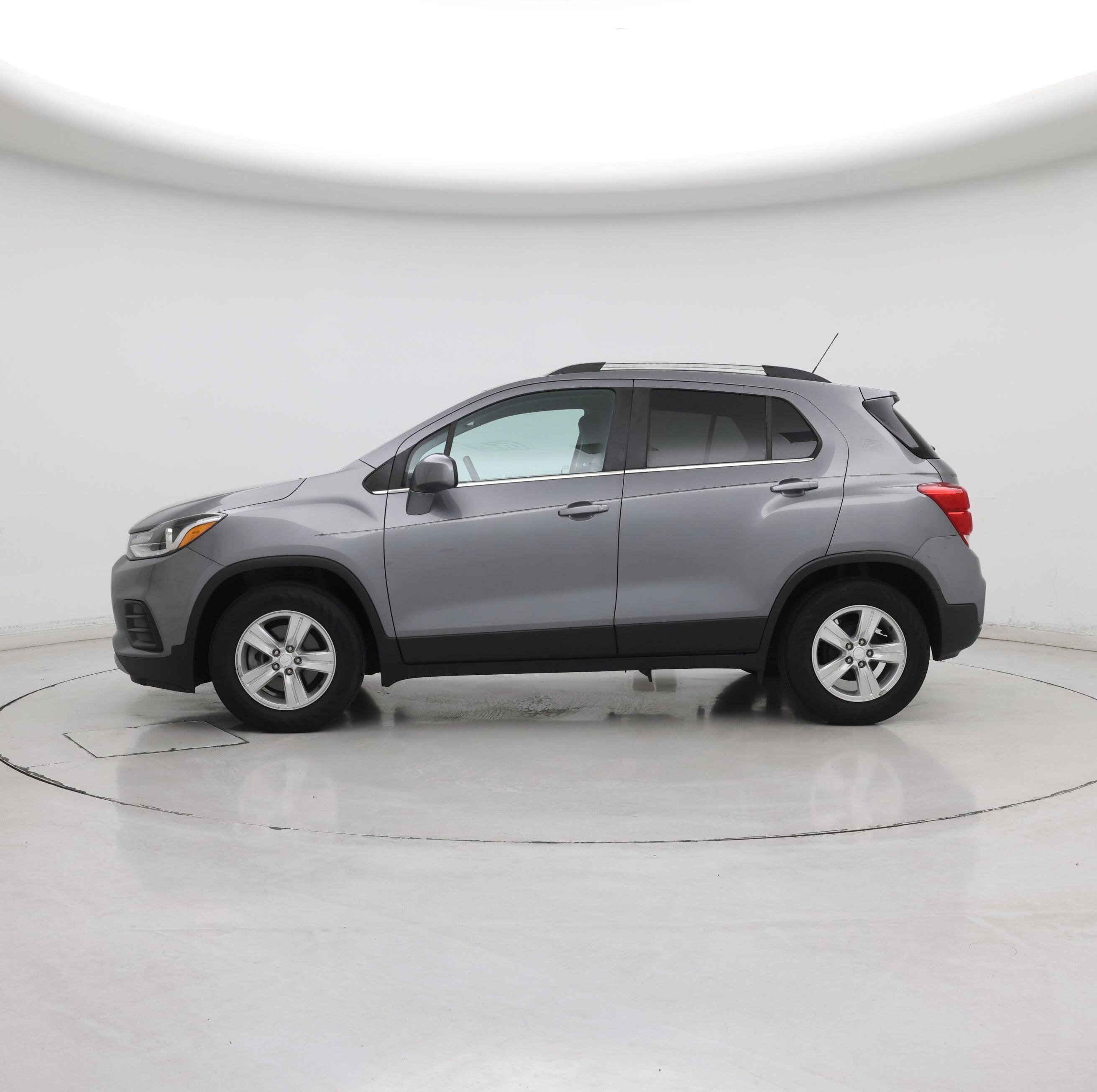 Thumbnail: 2020 Chevrolet Trax - 3