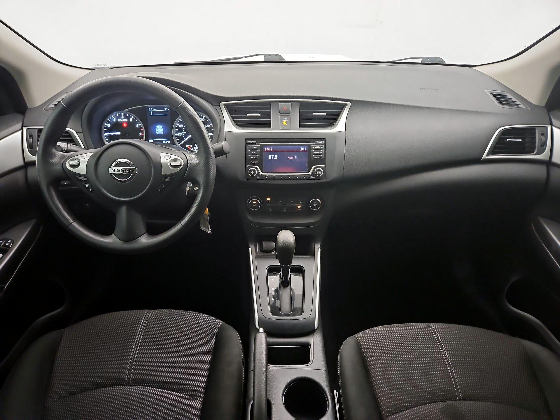 Thumbnail: 2018 Nissan Sentra - 9