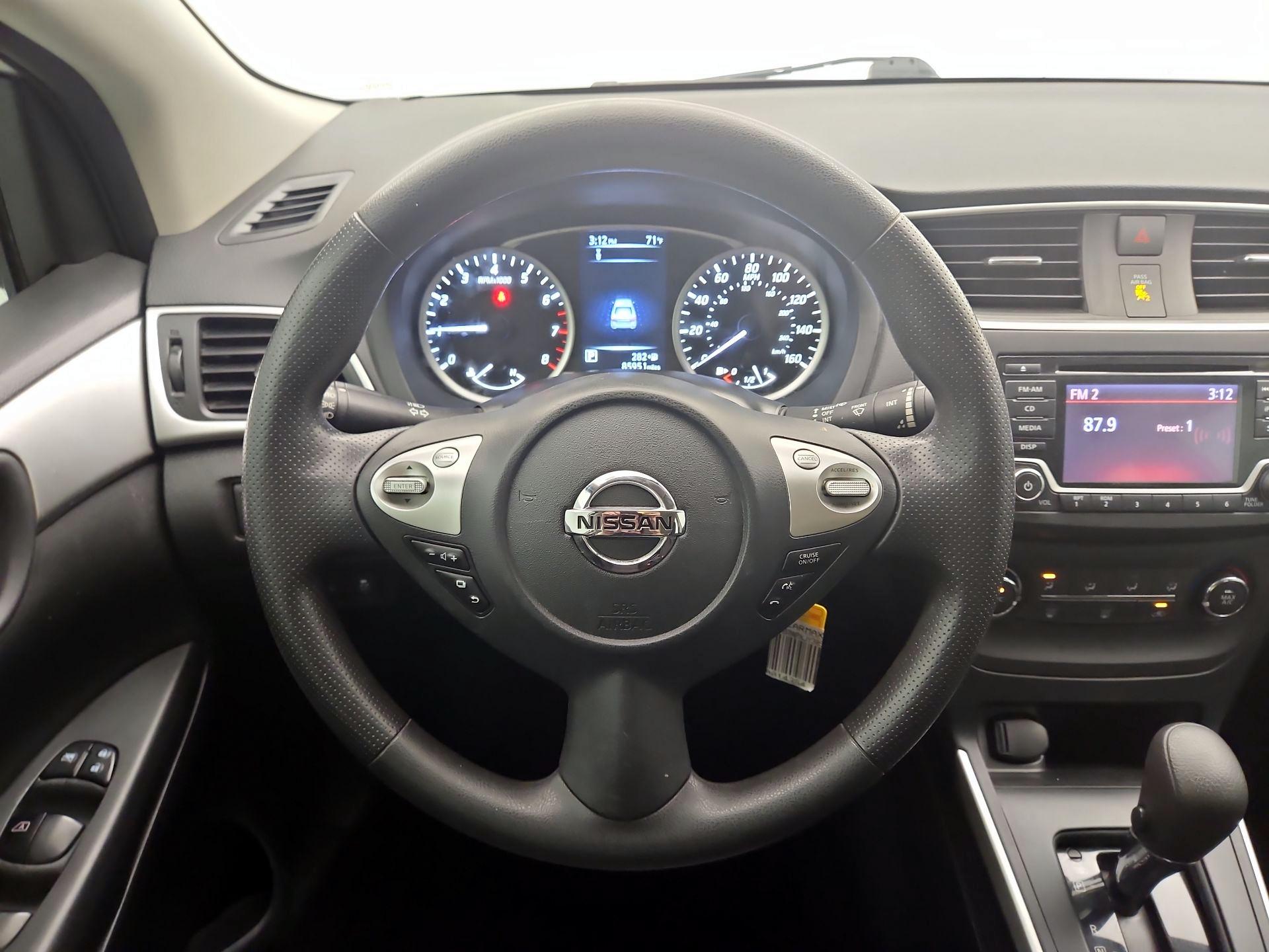 Thumbnail: 2018 Nissan Sentra - 10